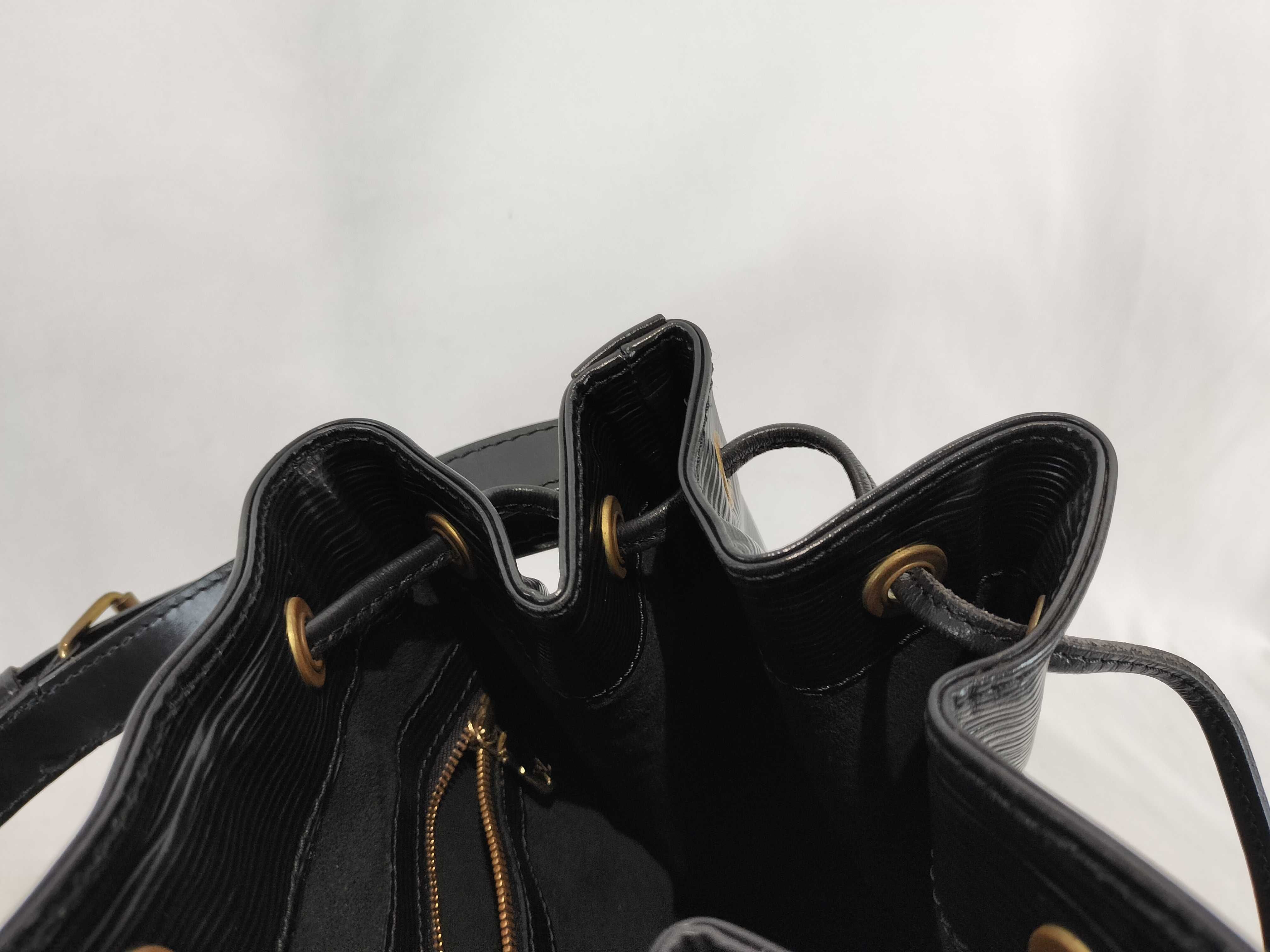 Epi Petit Noé Black Shoulder Bag — view 12