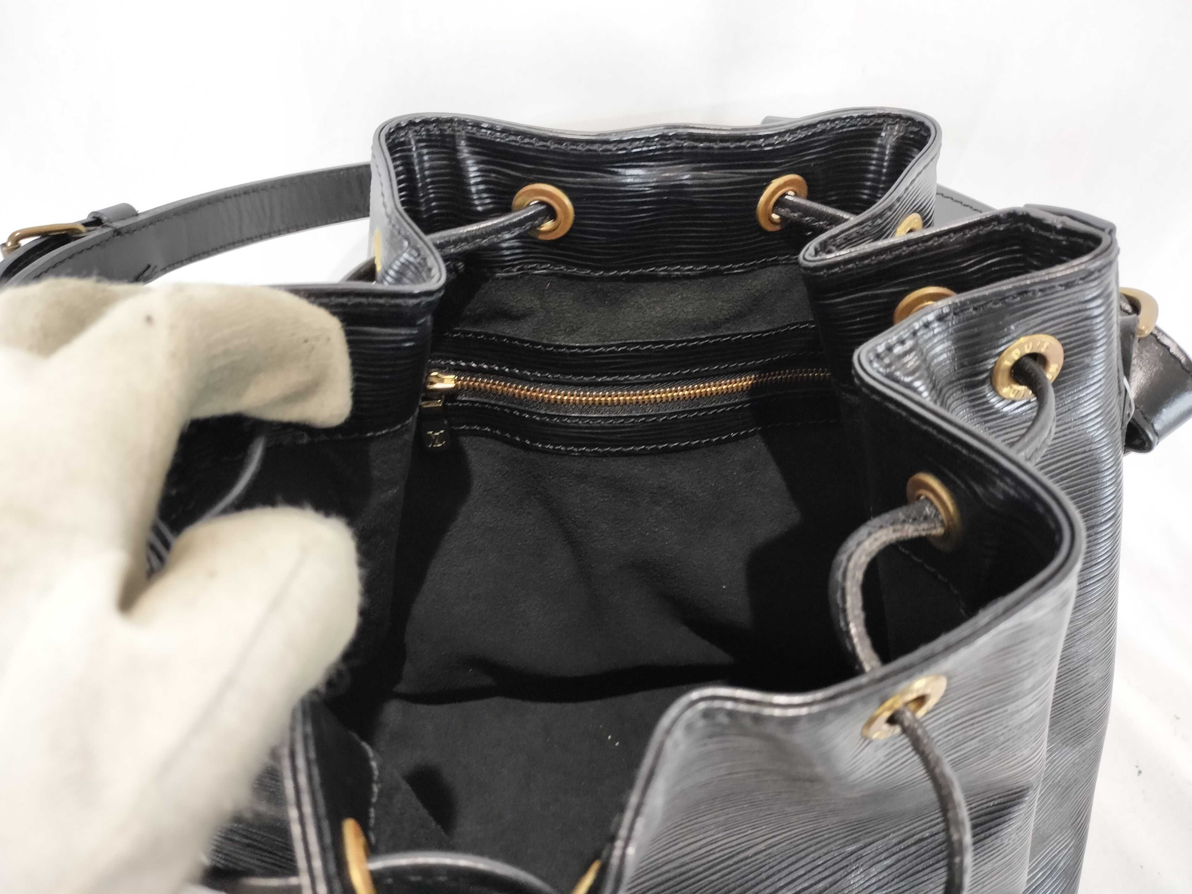 Epi Petit Noé Black Shoulder Bag — view 10