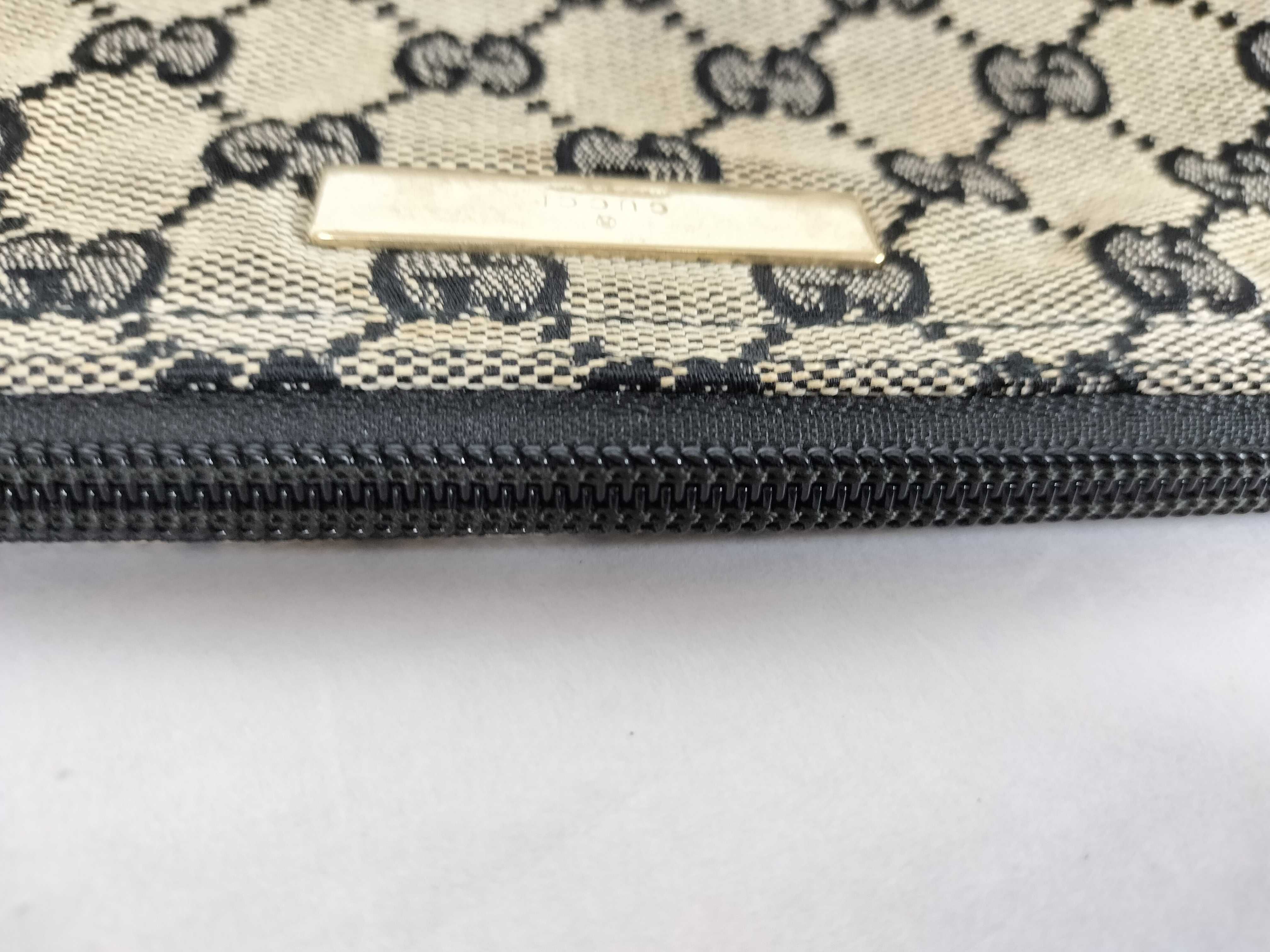 GG Canvas Pouch — view 10