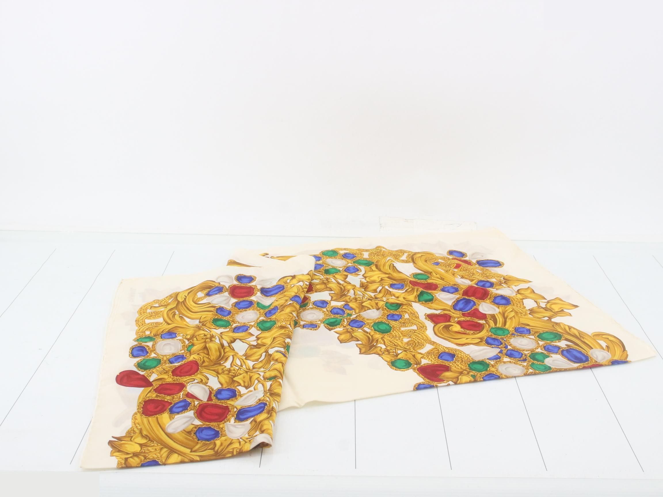 scarf — view 3