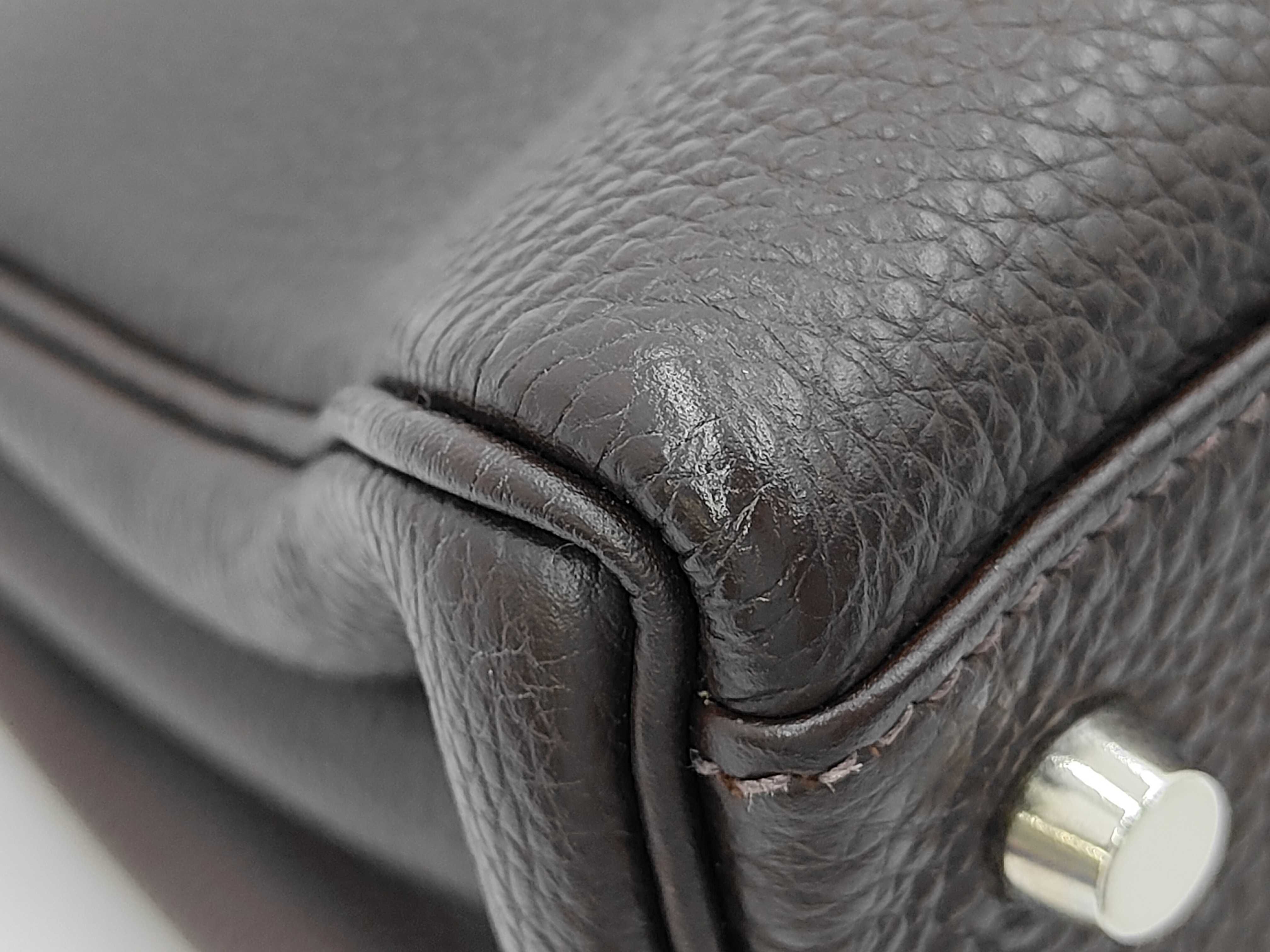 Kelly 28, 2-way bag, Togo leather, Havana finish, silver hardware, H stamp, includes dust bag, strap, clochette, key, and 2 keys. Dimensions: 28 x 19 x 12 cm, shoulder strap approximately 90 cm. Handbag. — view 5