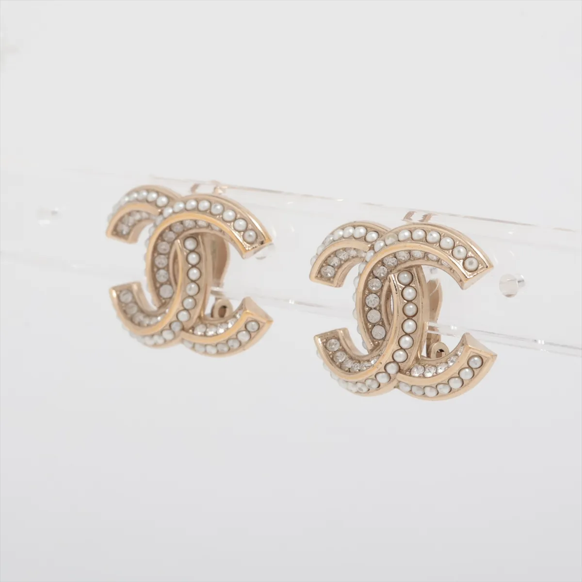 Coco Mark B20A Earrings (Pair) GP x Rhinestone x Faux Pearl Gold. Shows signs of wear: — view 3