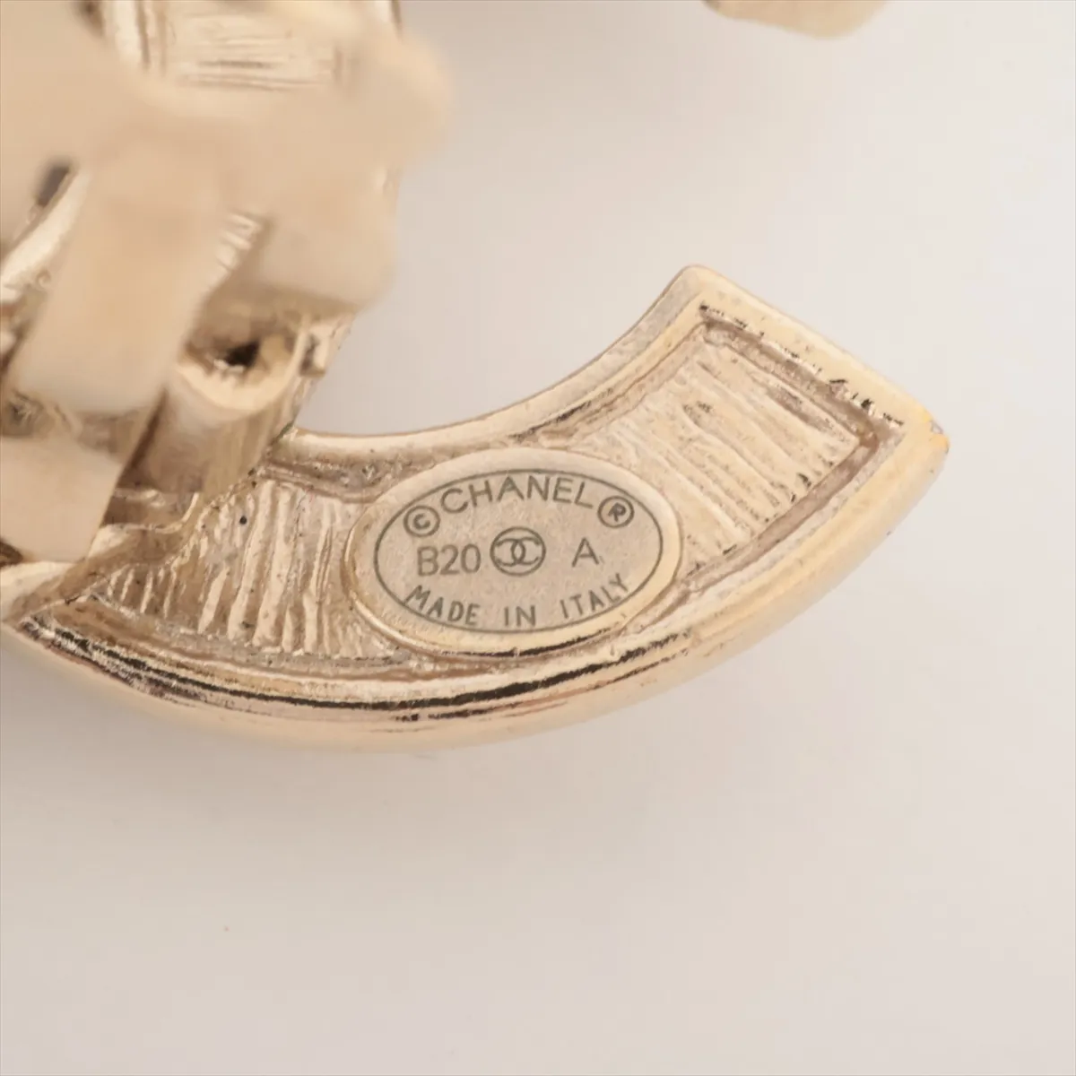 Coco Mark B20A Earrings (Pair) GP x Rhinestone x Faux Pearl Gold. Shows signs of wear: — view 5