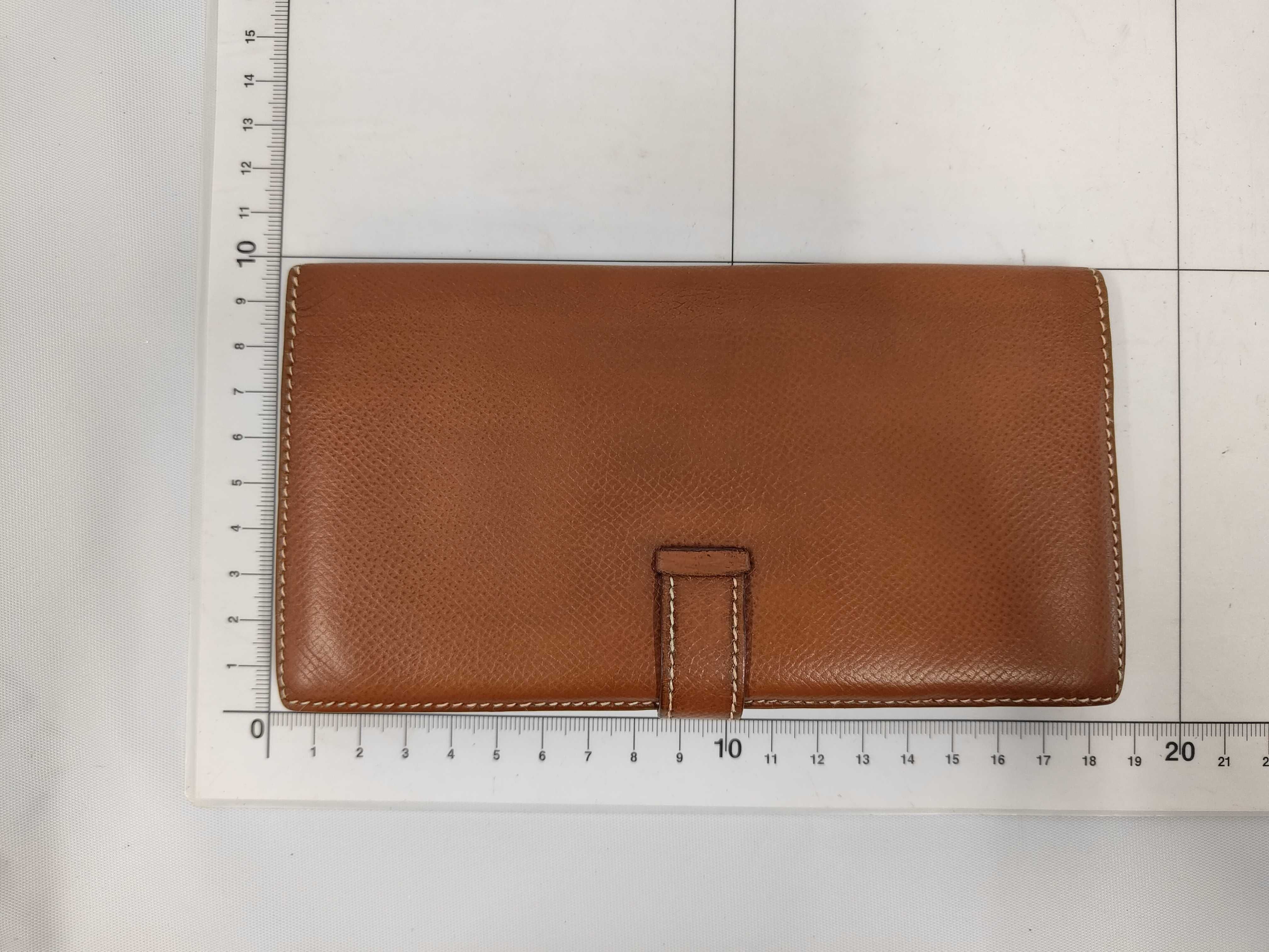 Bearn Classic wallet, stamped F, silver hardware. — view 2