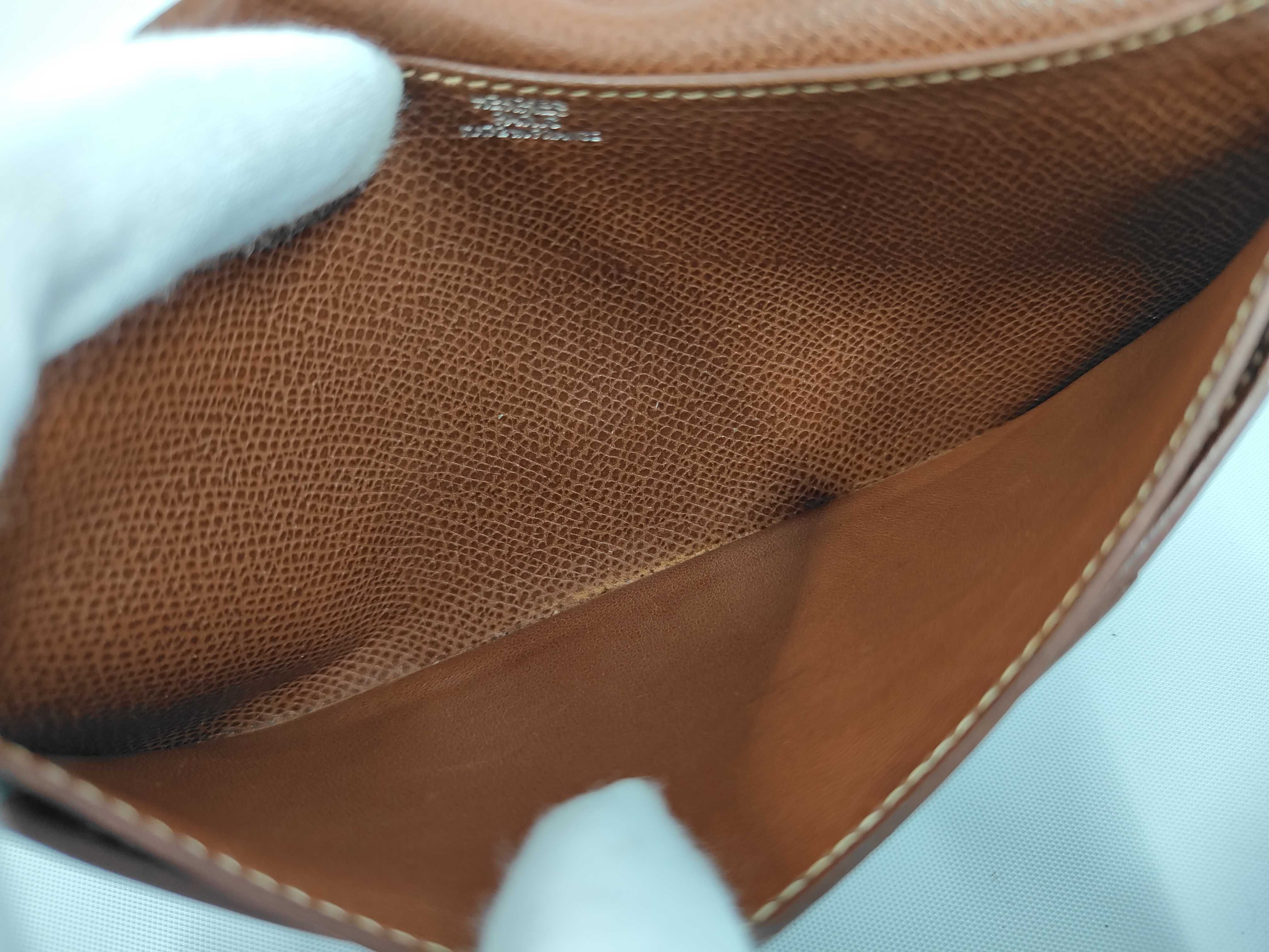 Bearn Classic wallet, stamped F, silver hardware. — view 9