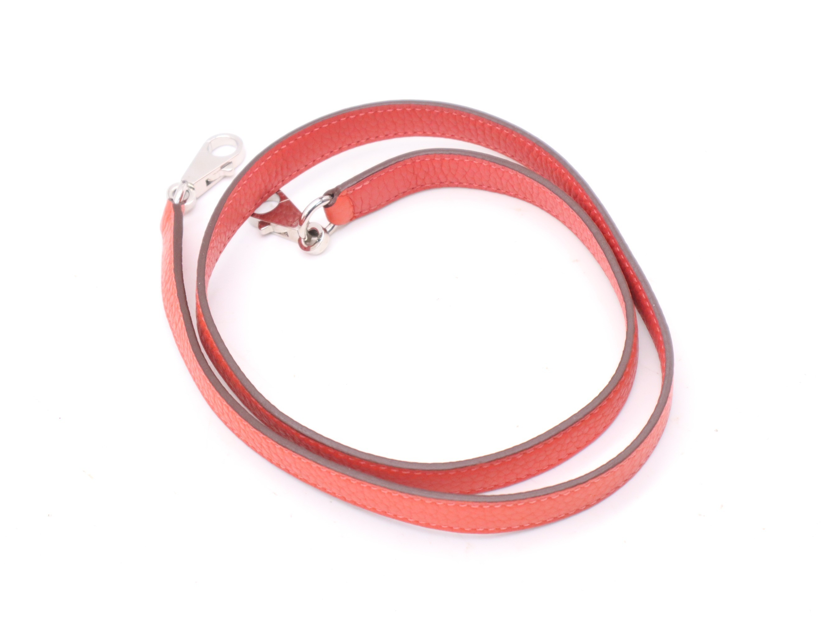 Taurillon Clemence Kelly 35, Red, includes shoulder strap, padlock, and two keys. — view 8