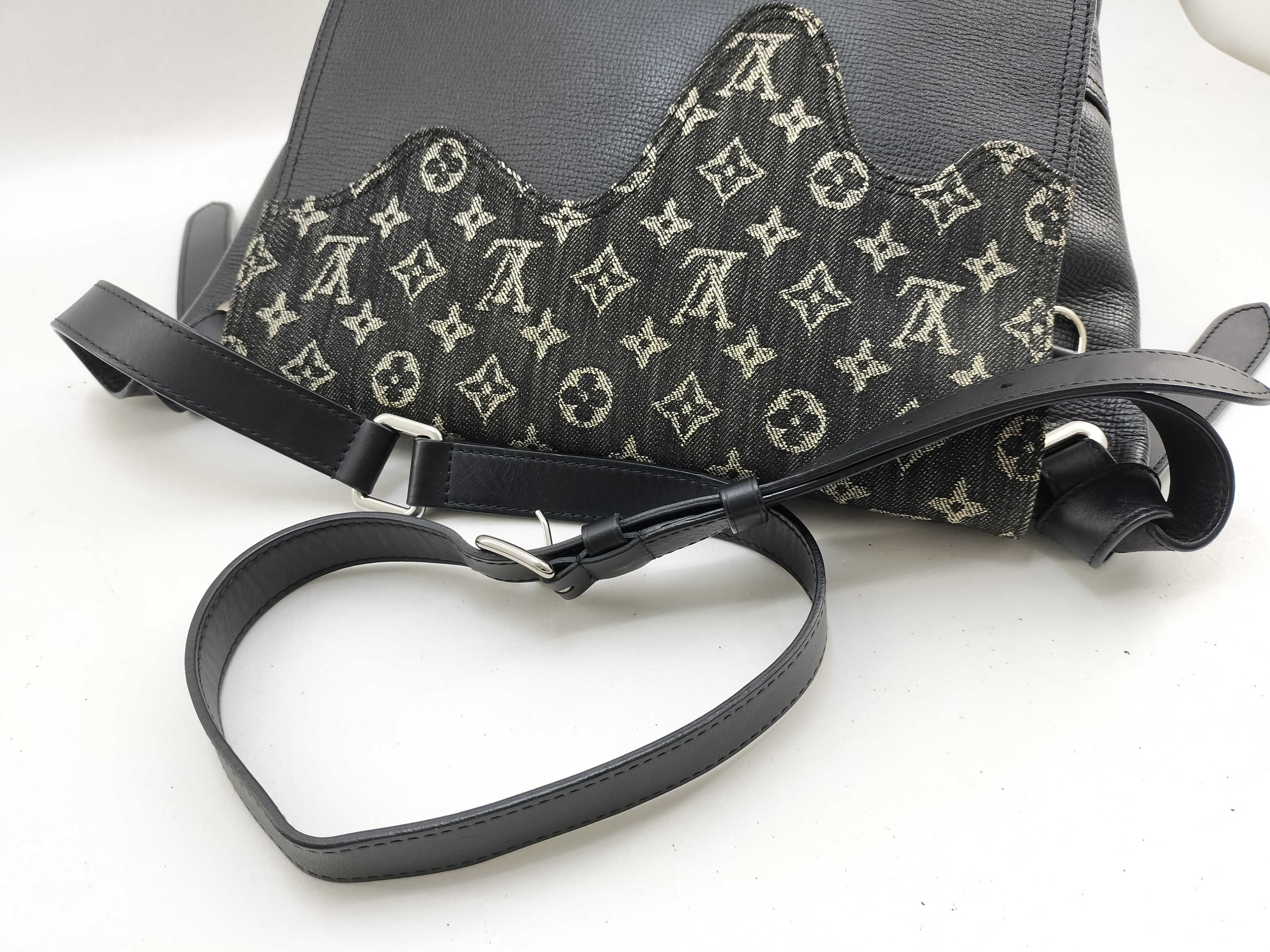 x NIGO Busas Tokyo Shoulder Bag — view 6