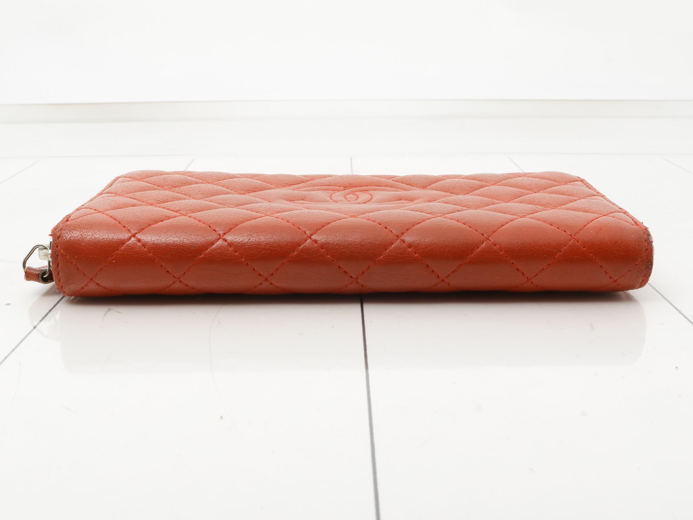 Zip wallet, lambskin, red, S-shaped hardware — view 3