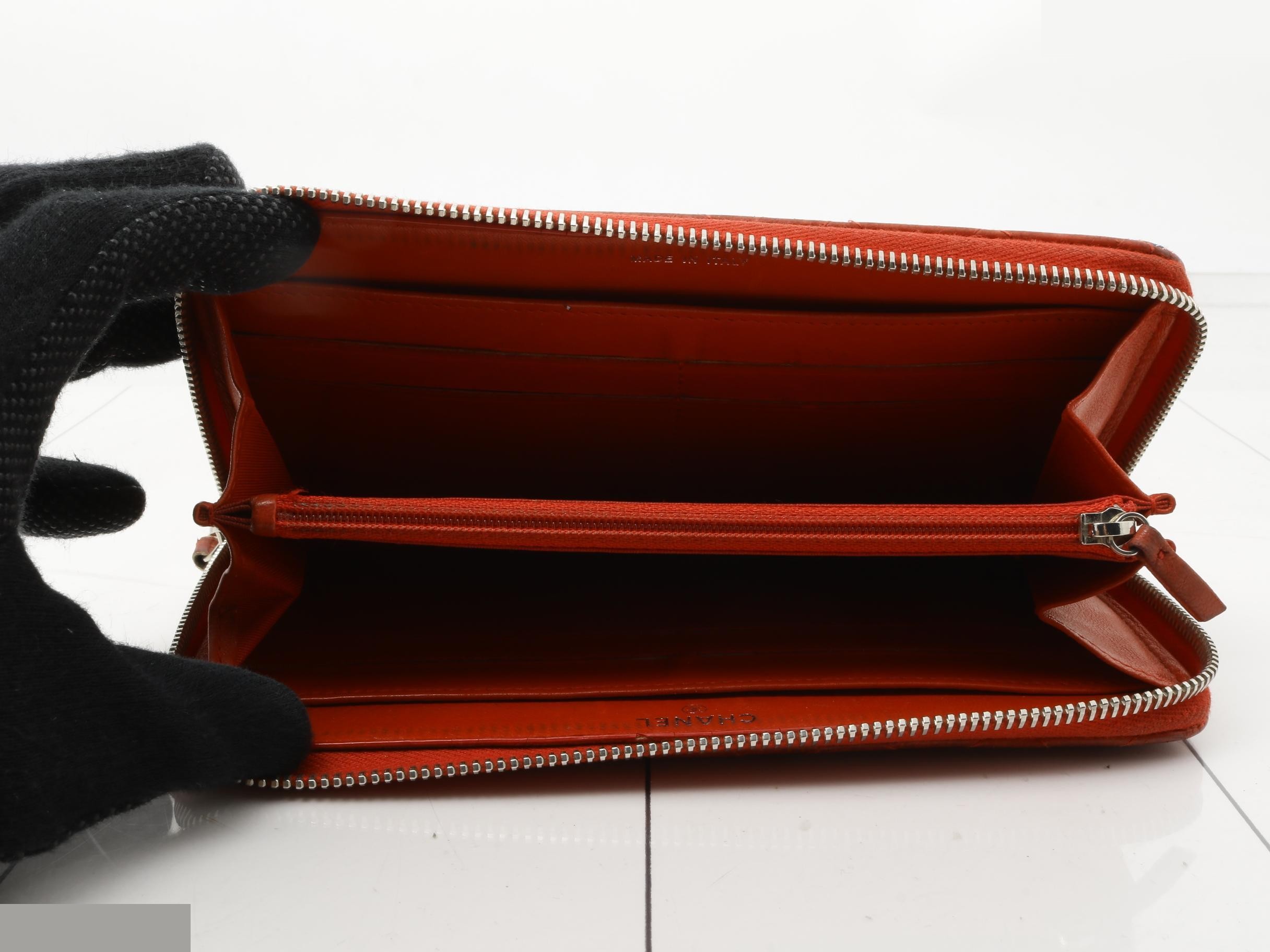 Zip wallet, lambskin, red, S-shaped hardware — view 4
