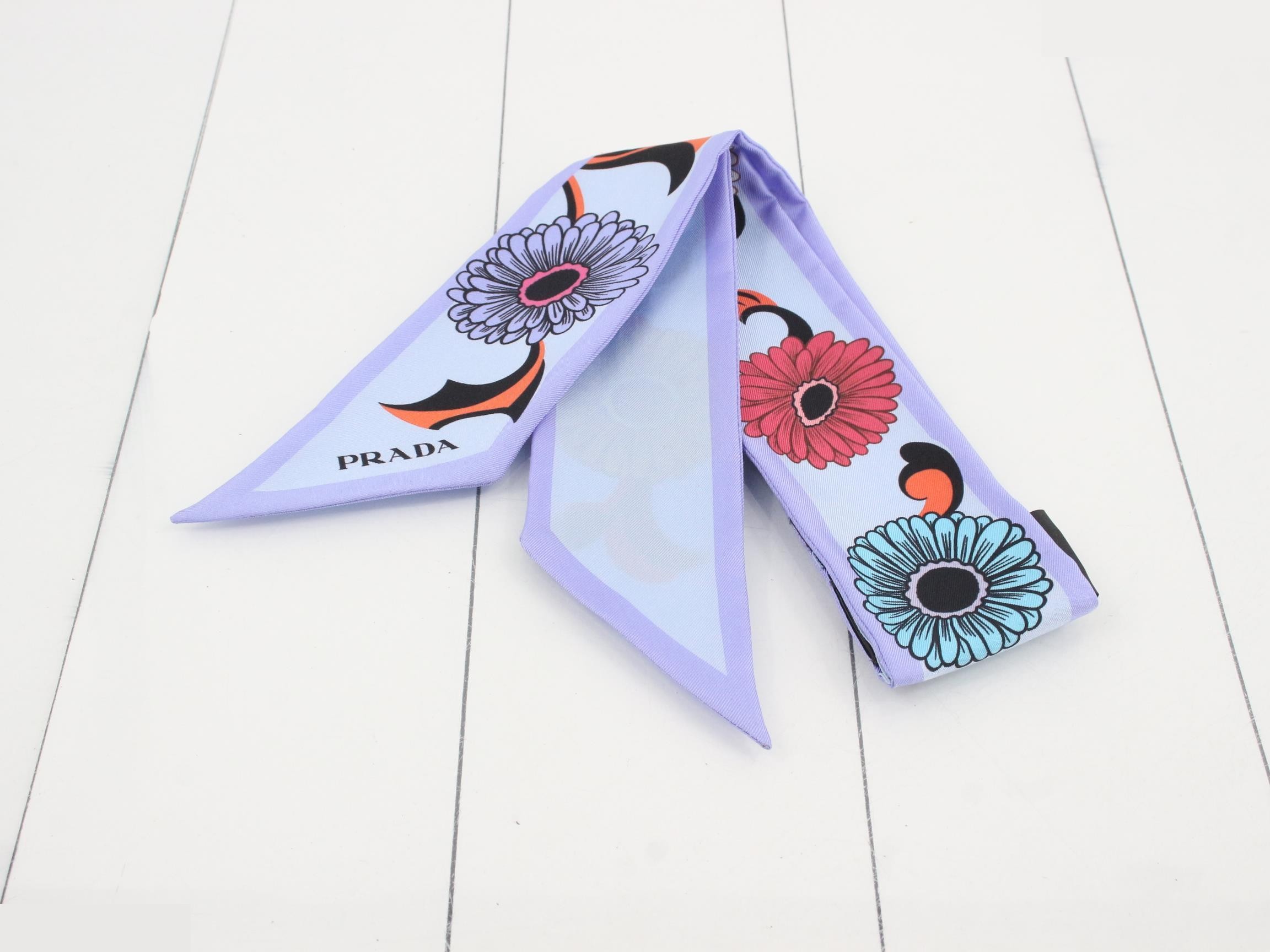 Other lines: Small items, accessories, scarves — view 2