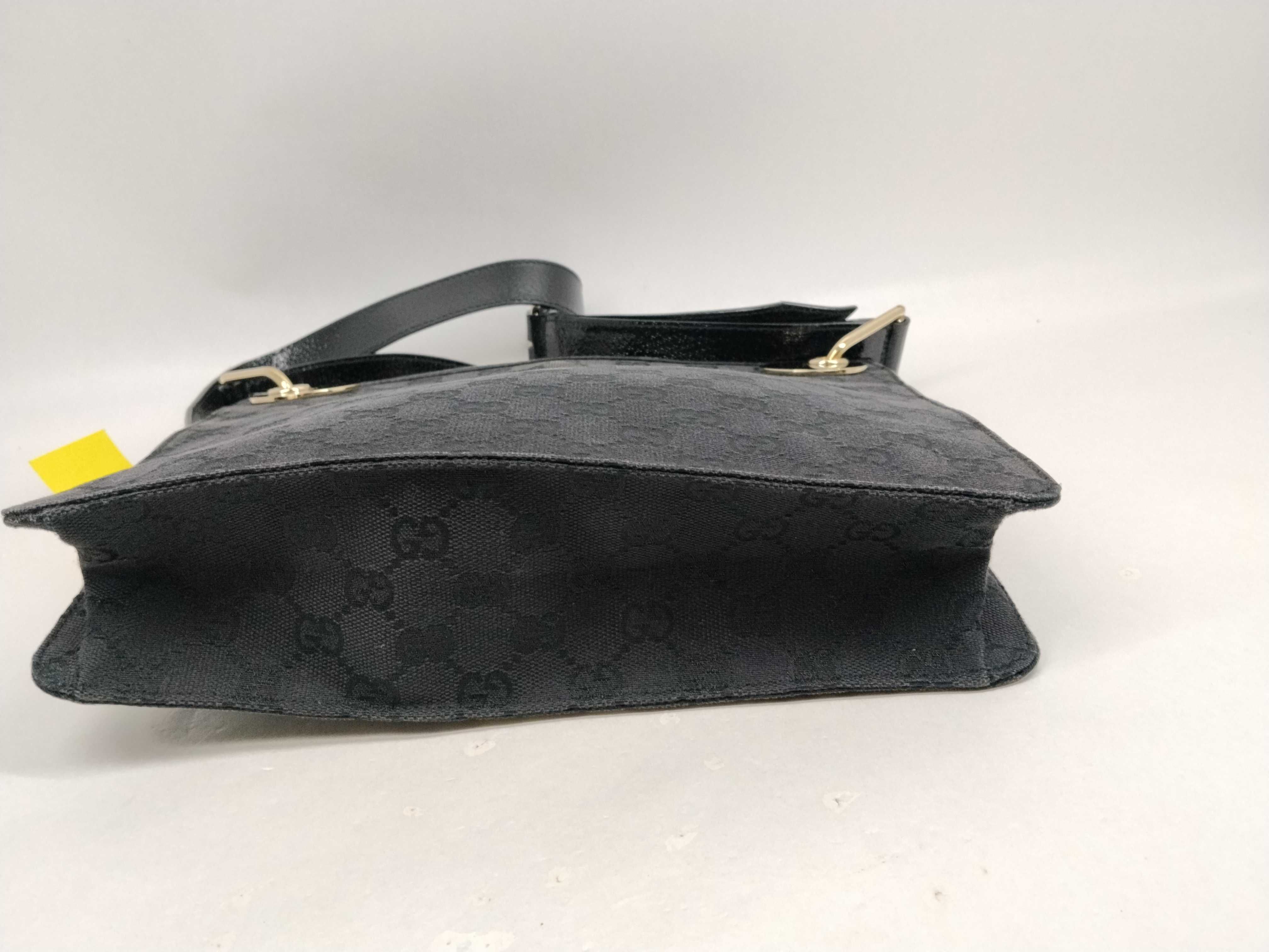 GG Canvas 120341 Shoulder Bag — view 3