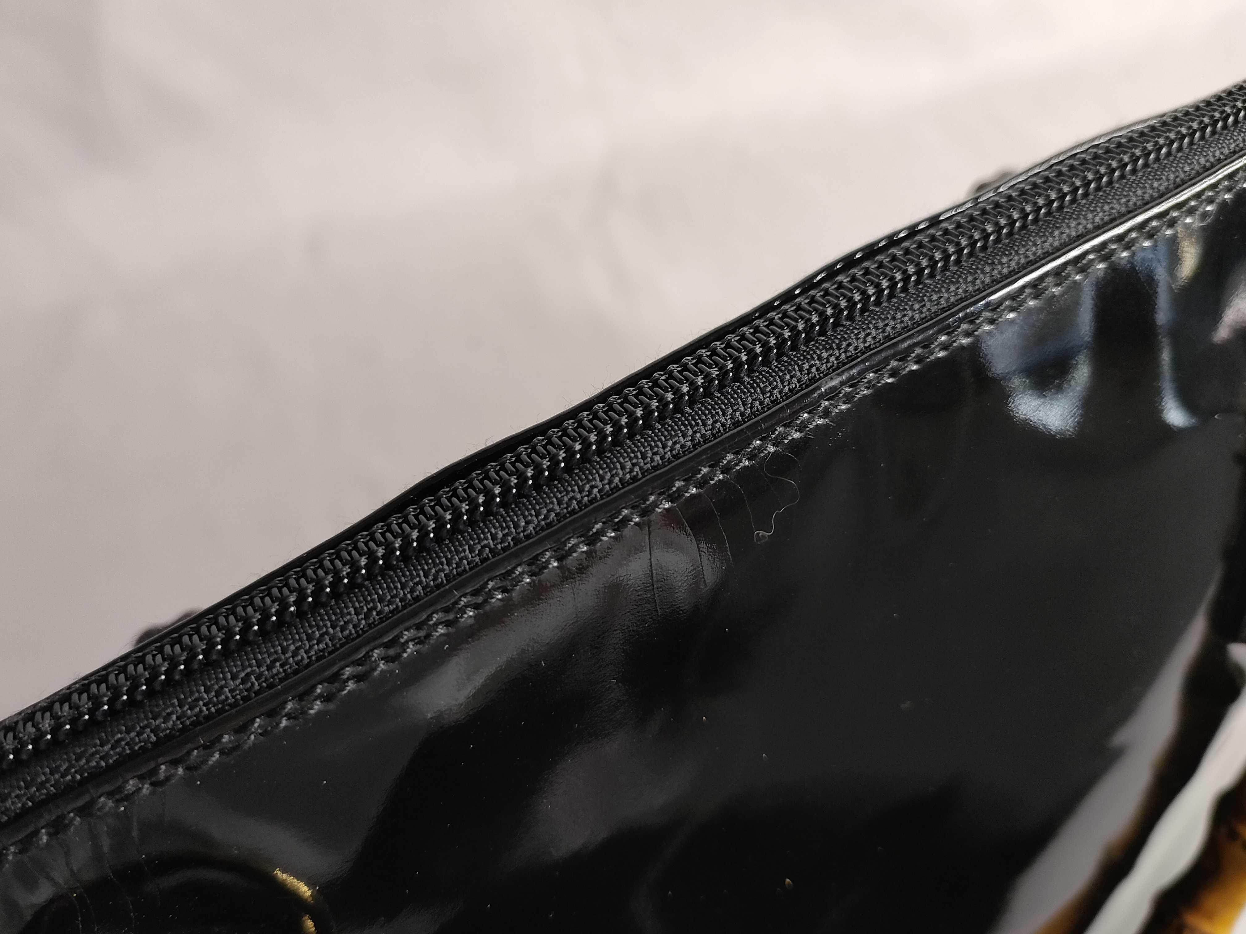 Bamboo Shoulder Bag Handbag Patent Leather Black (000 1186 0289) — view 9
