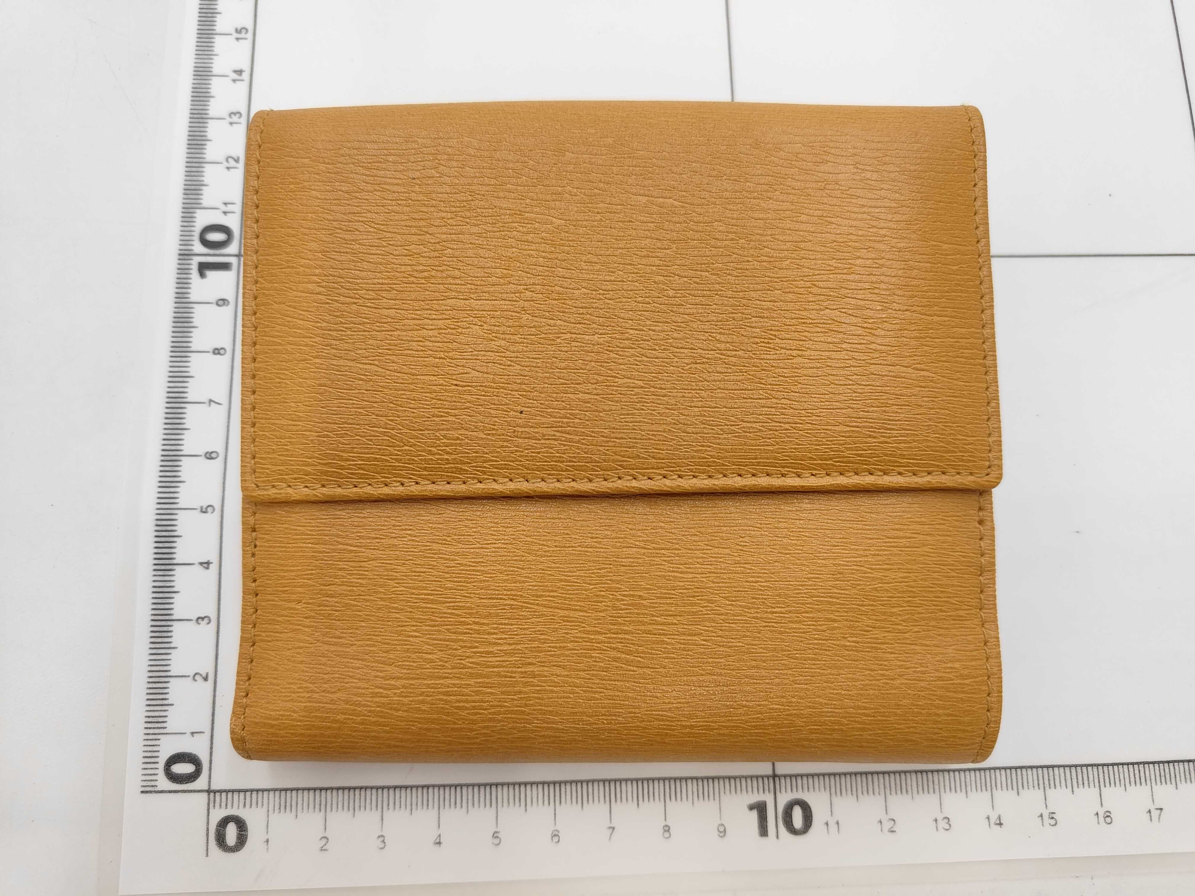 wallet — view 2