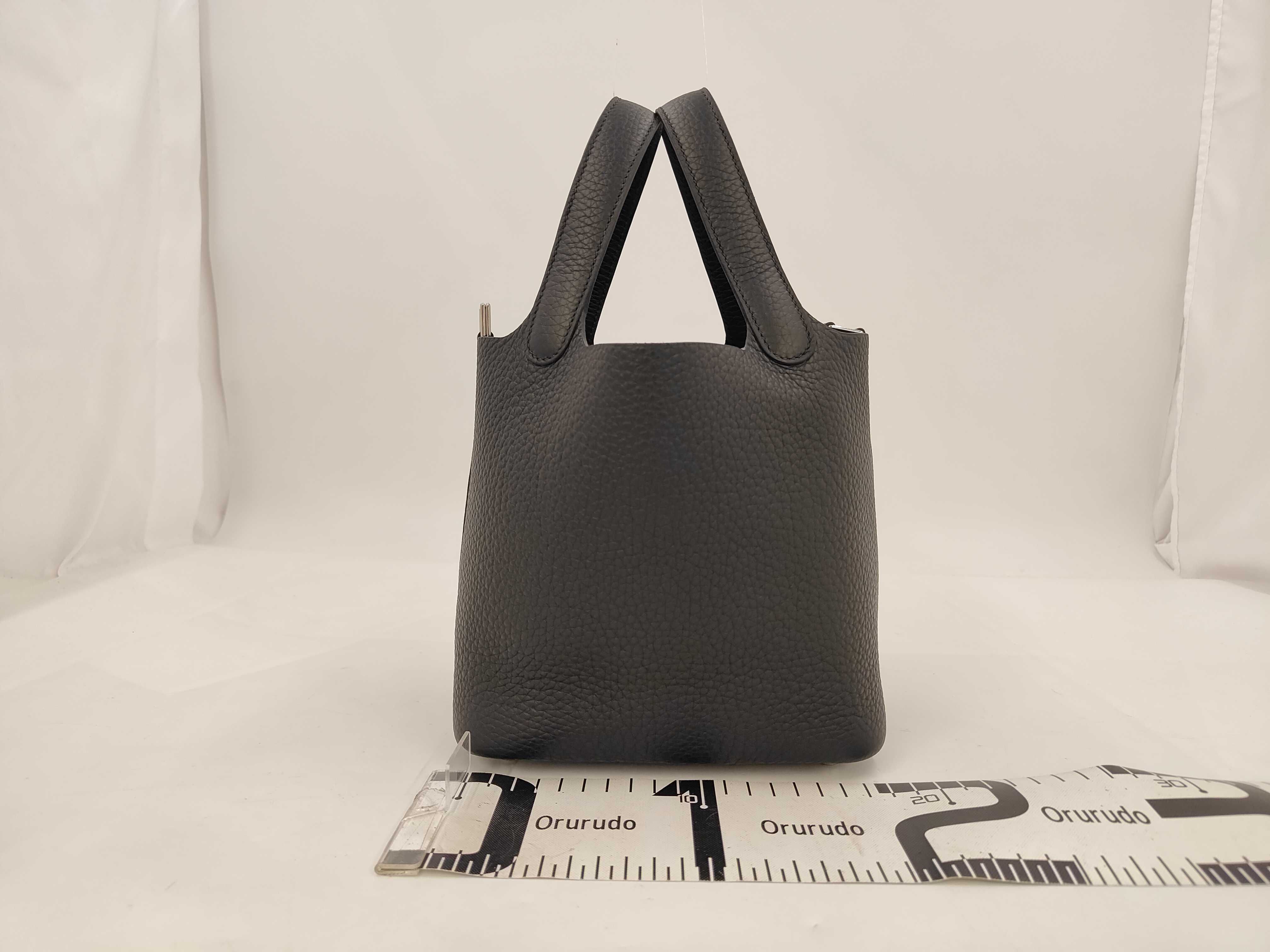 Picotin Lock 18 PM Taurillon Clemence Leather, Black, Silver Hardware, G Stamp, Handbag — view 2