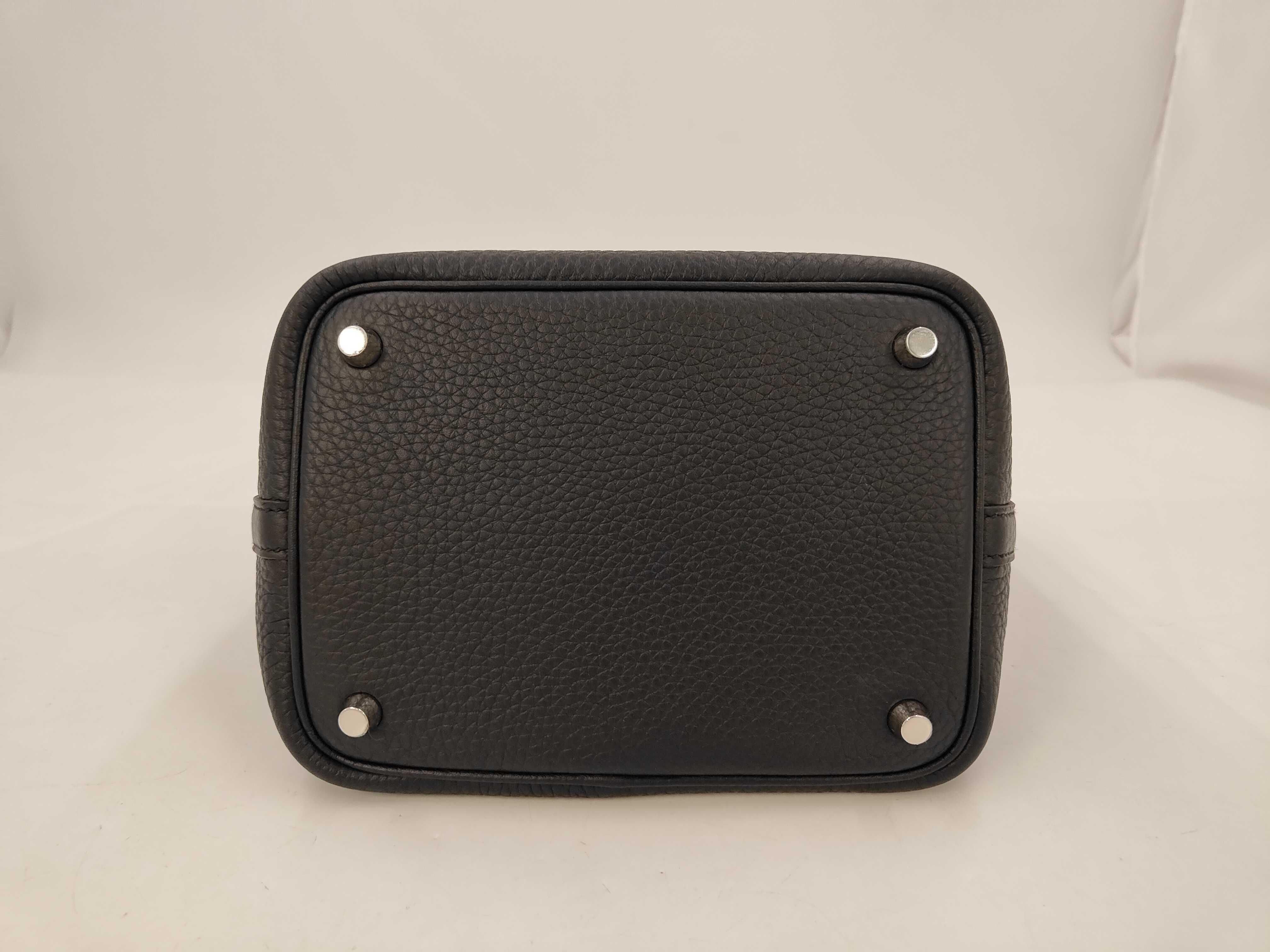 Picotin Lock 18 PM Taurillon Clemence Leather, Black, Silver Hardware, G Stamp, Handbag — view 4