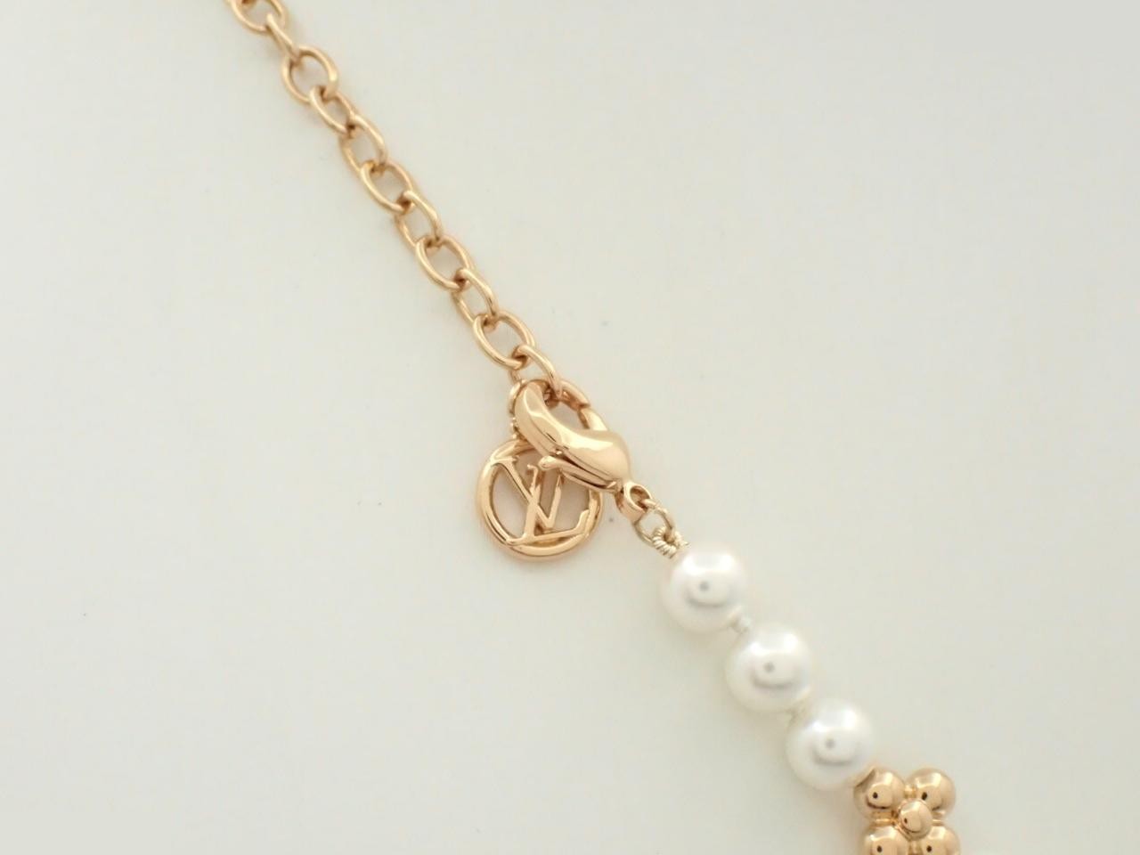 My LV Pearl necklace, neck circumference approximately 44cm — view 2