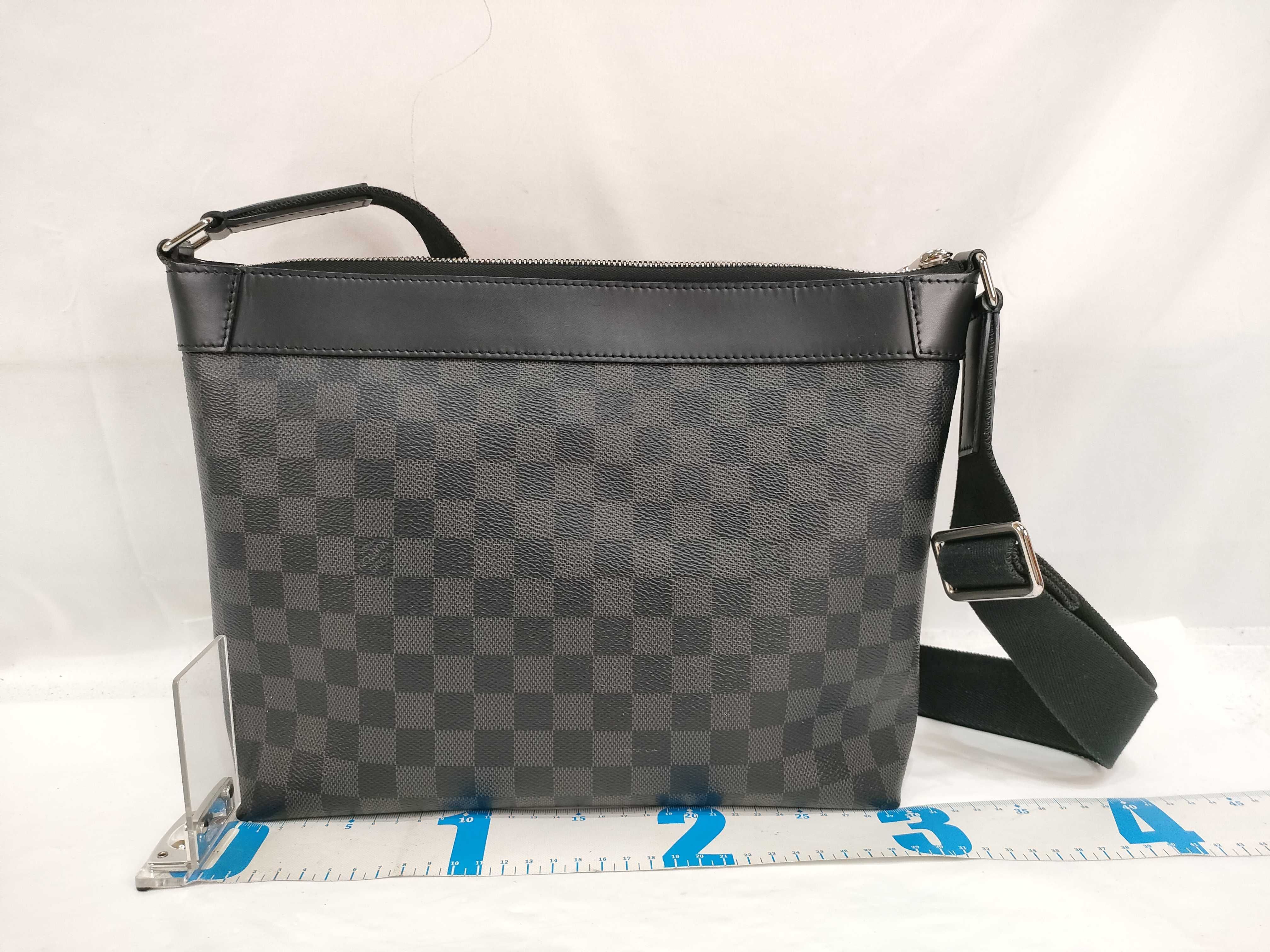 Damier Graphite Mick PM NM N40003 CA1149 Black Shoulder Bag — view 2