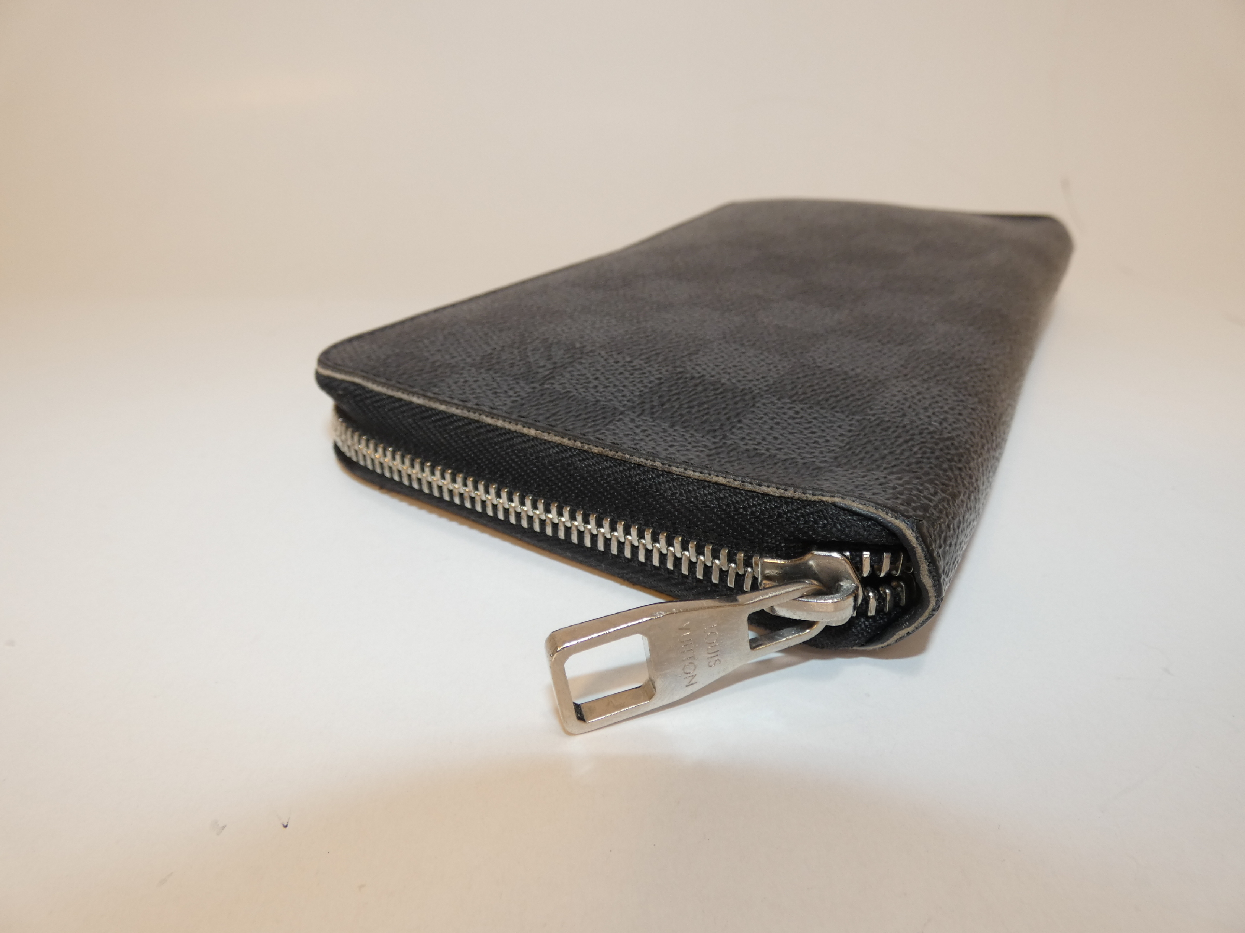 Damier Graphite Organizer Zippy Long Wallet — view 5