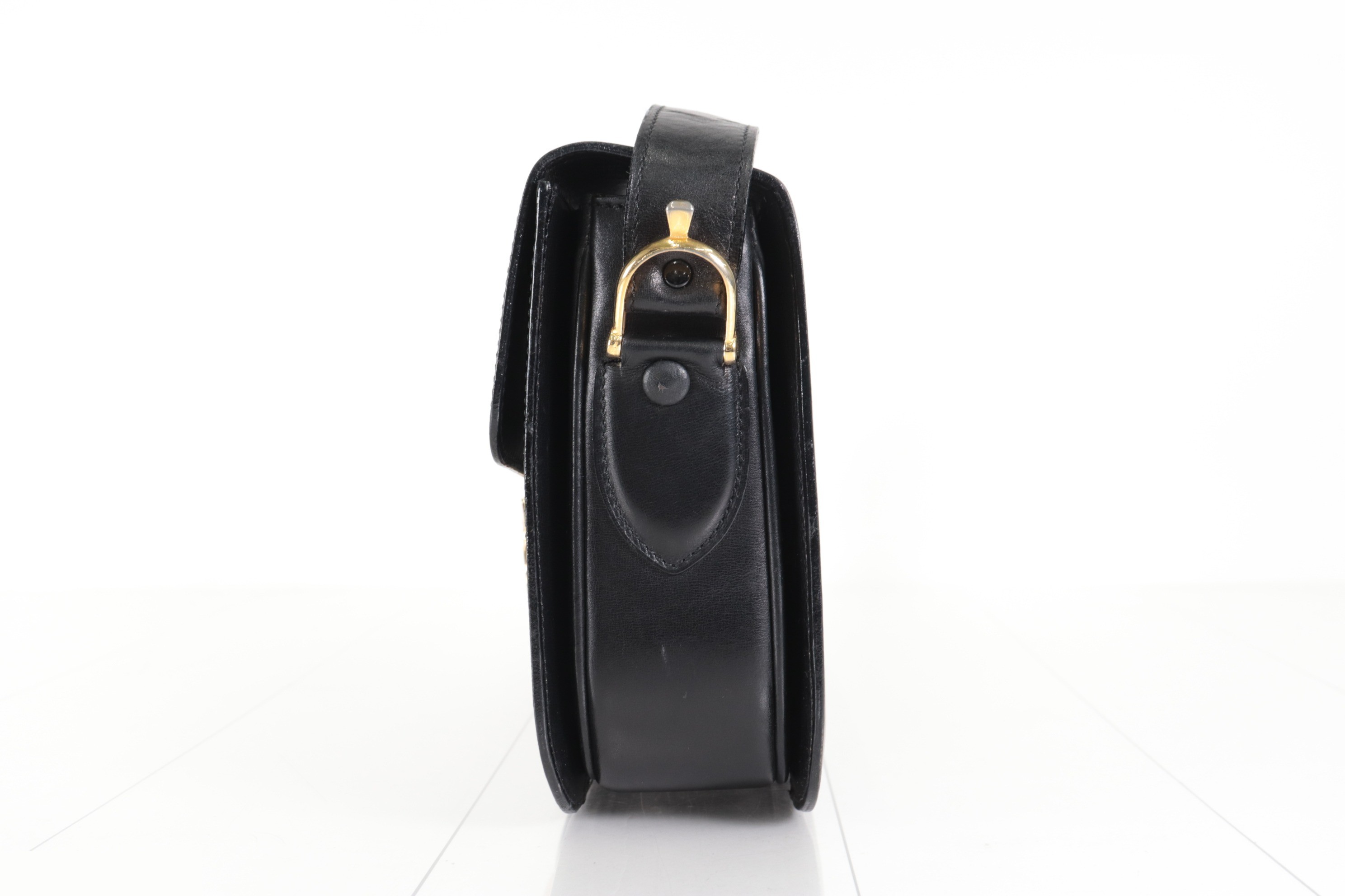 Carriage hardware leather shoulder bag — view 5
