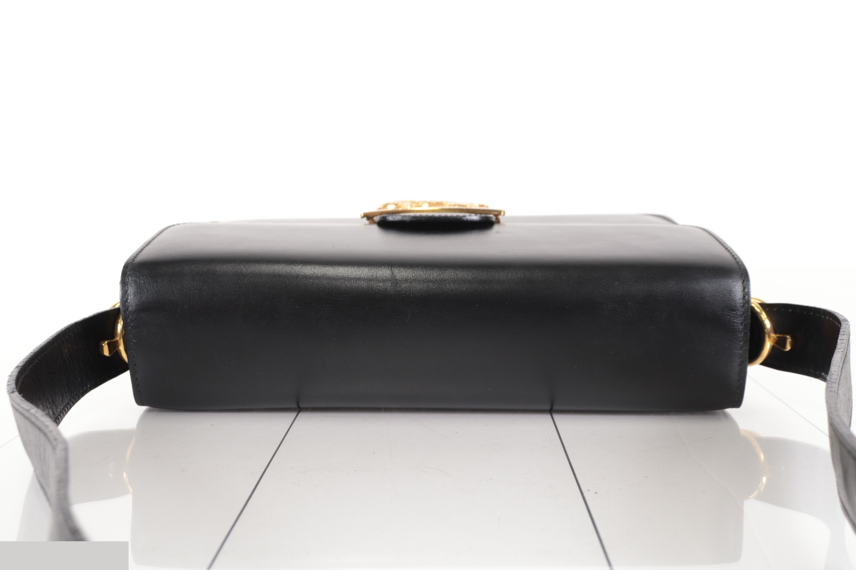 Carriage hardware leather shoulder bag — view 6