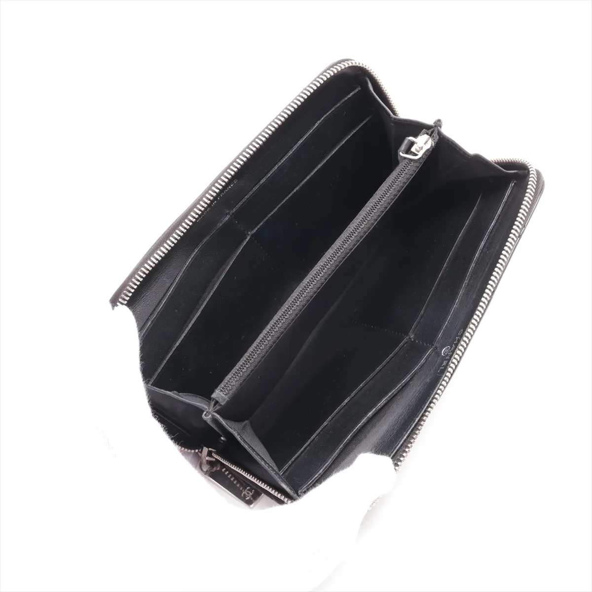 Matelassé Patent Leather Round Zip Wallet, Black, Silver Hardware — view 3