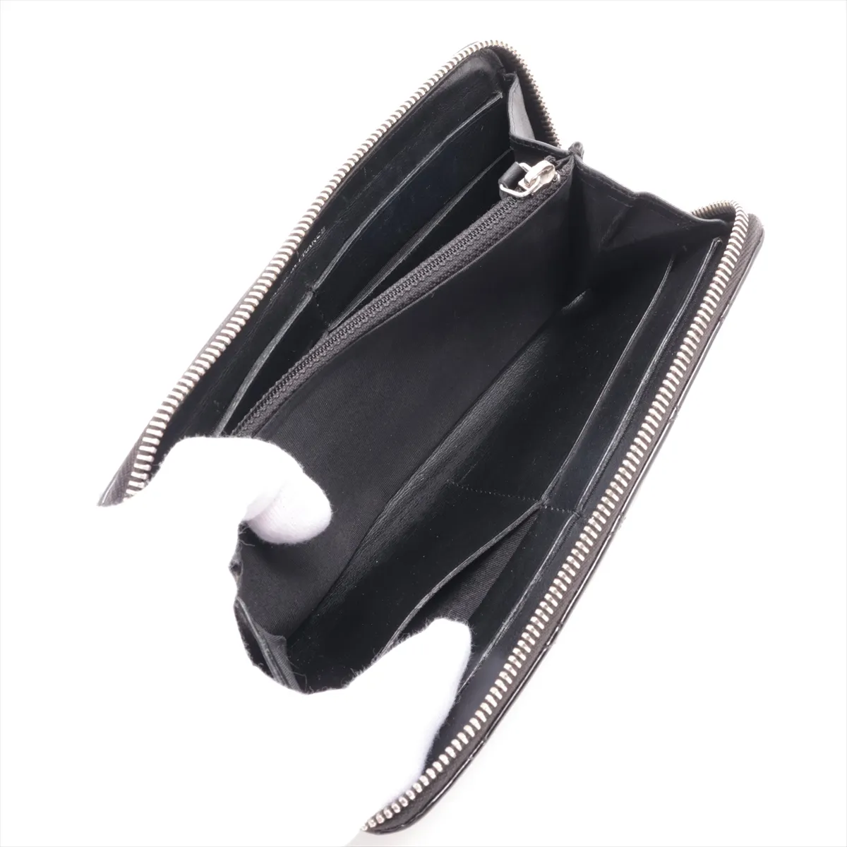 Matelassé Patent Leather Round Zip Wallet, Black, Silver Hardware — view 5