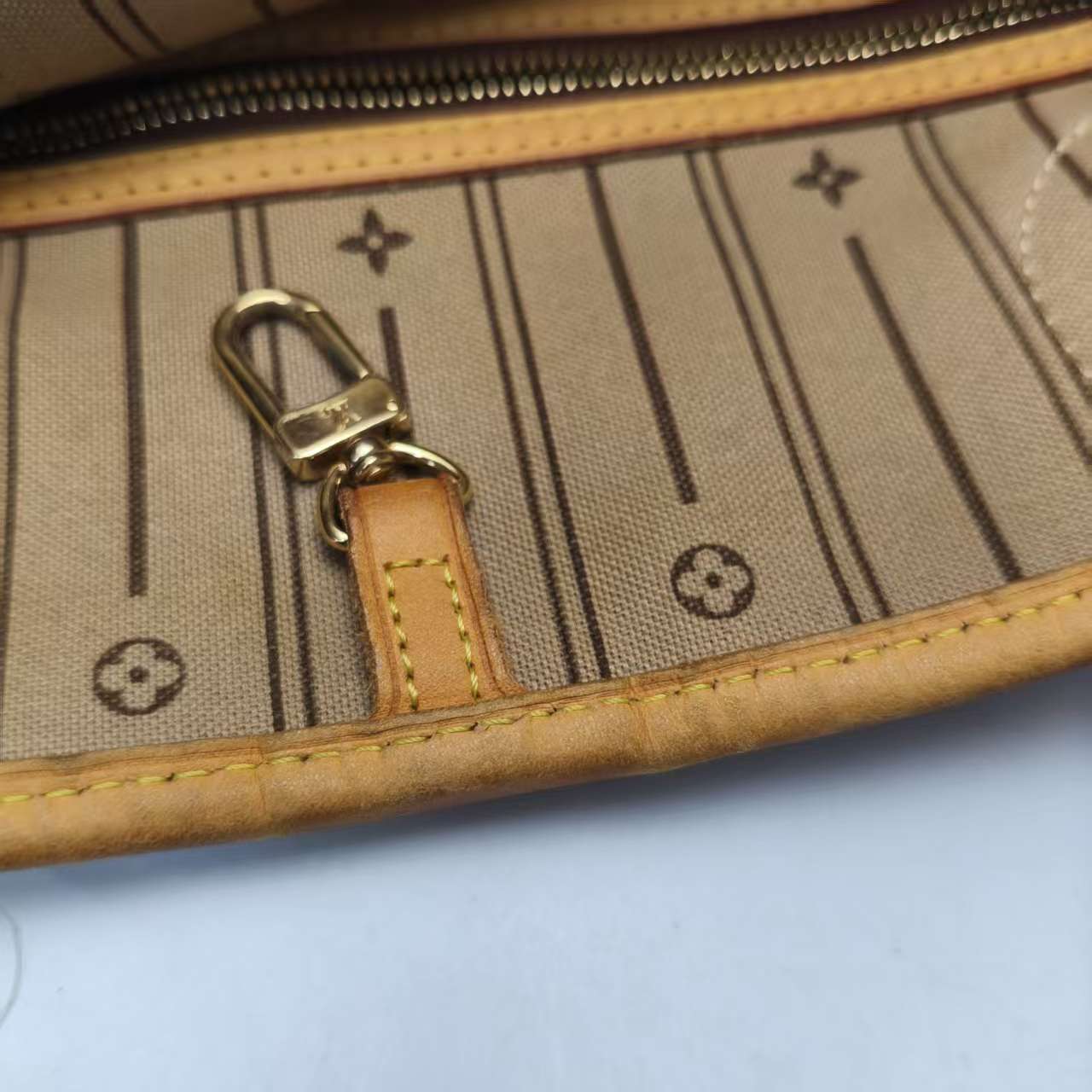 【*Shipped from: China*】LOUIS VUITTON PU Handbag — view 13