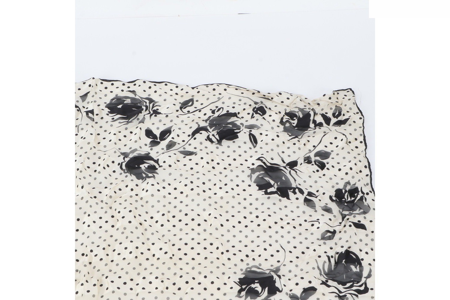 Y-line (accessories) / Scarf — view 2