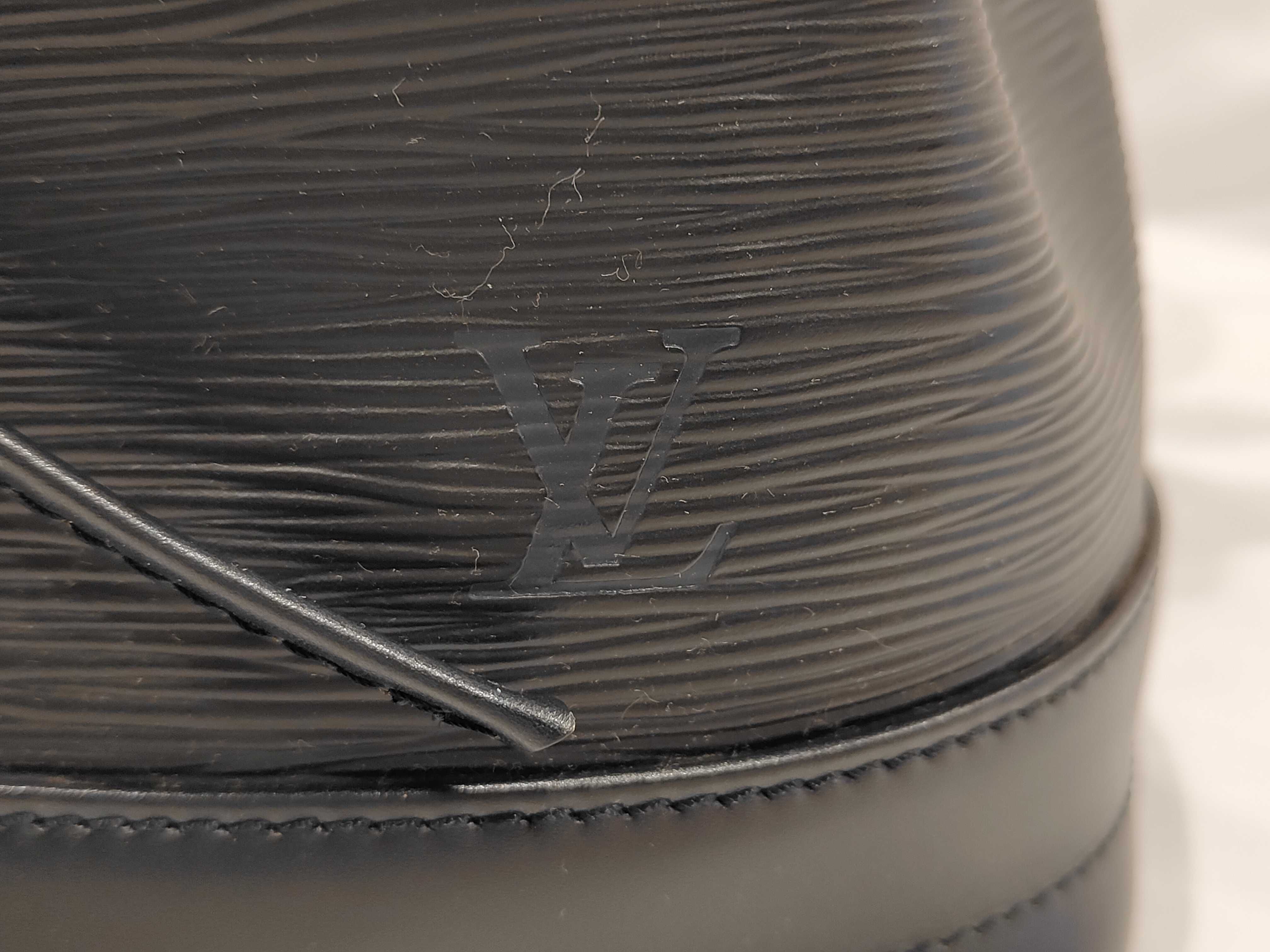 Epi Noe BB Shoulder Bag — view 9