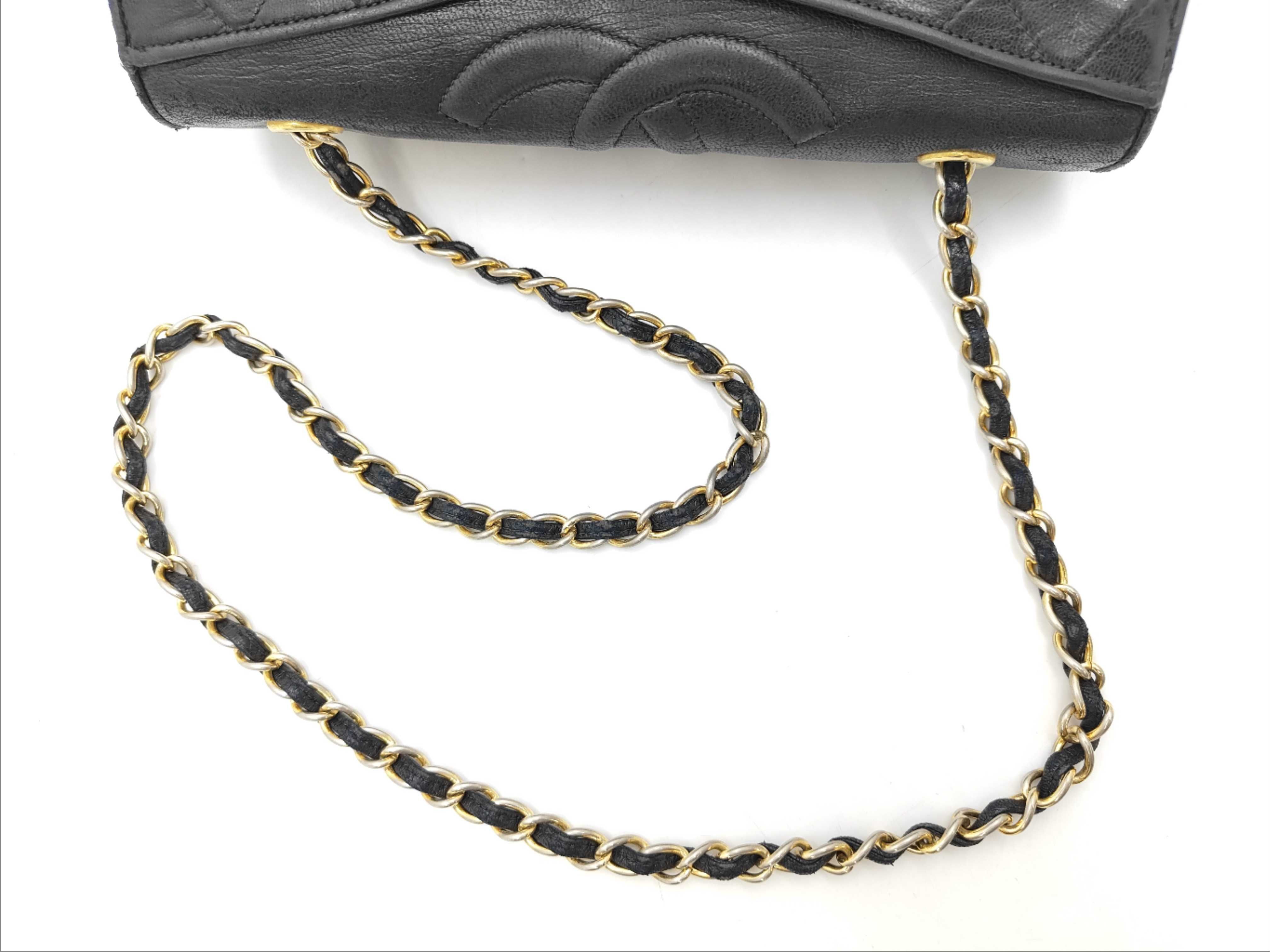 Matelassé Chain Shoulder Bag, Lambskin, Gold Hardware, 1102917, Coco Mark Shoulder Bag — view 3