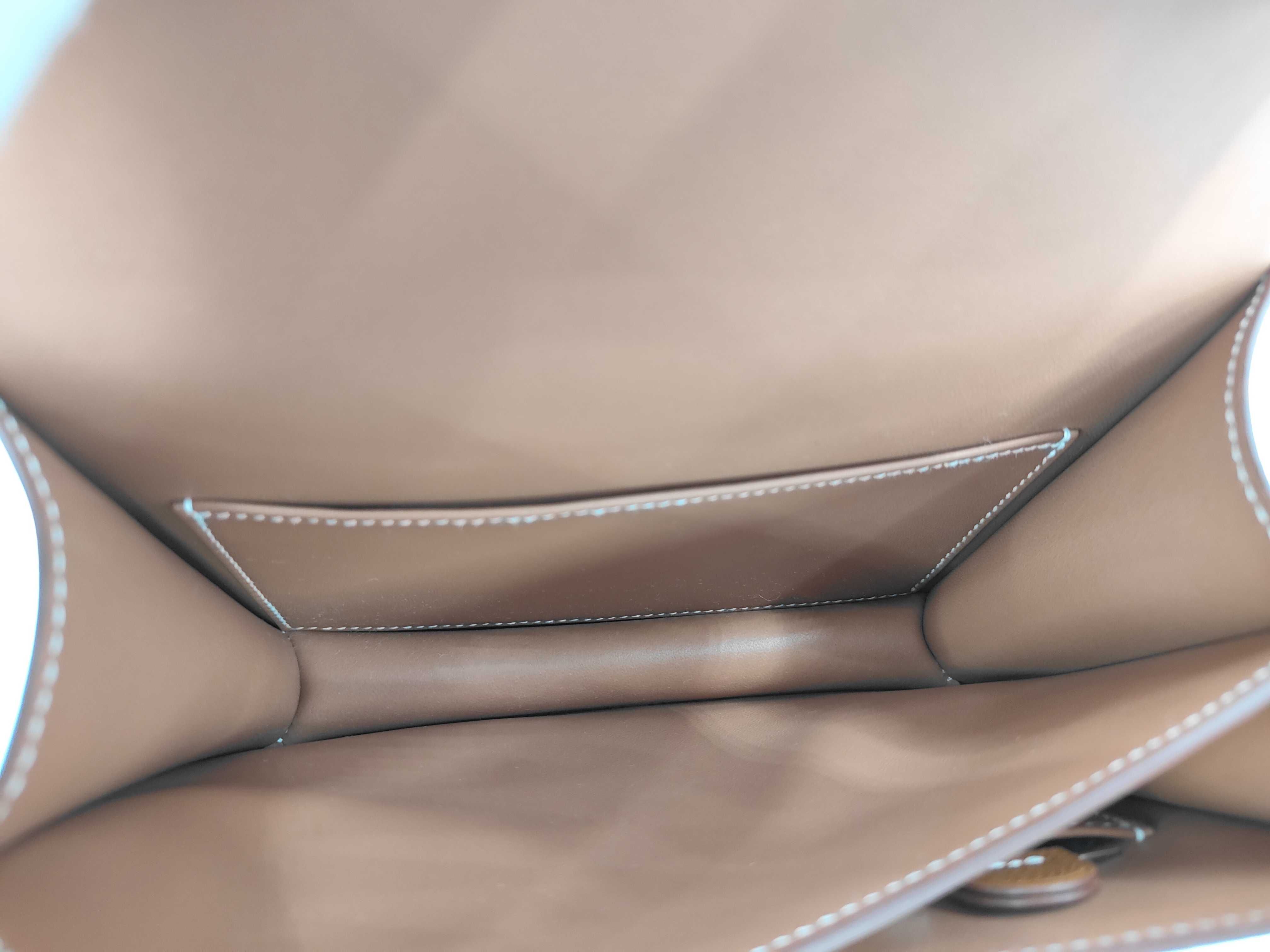 Constance Mini bag in gold leather with gold hardware and G stamp. — view 11
