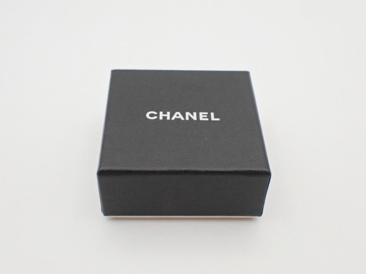 Brooch, Coco Mark, Gold — view 4