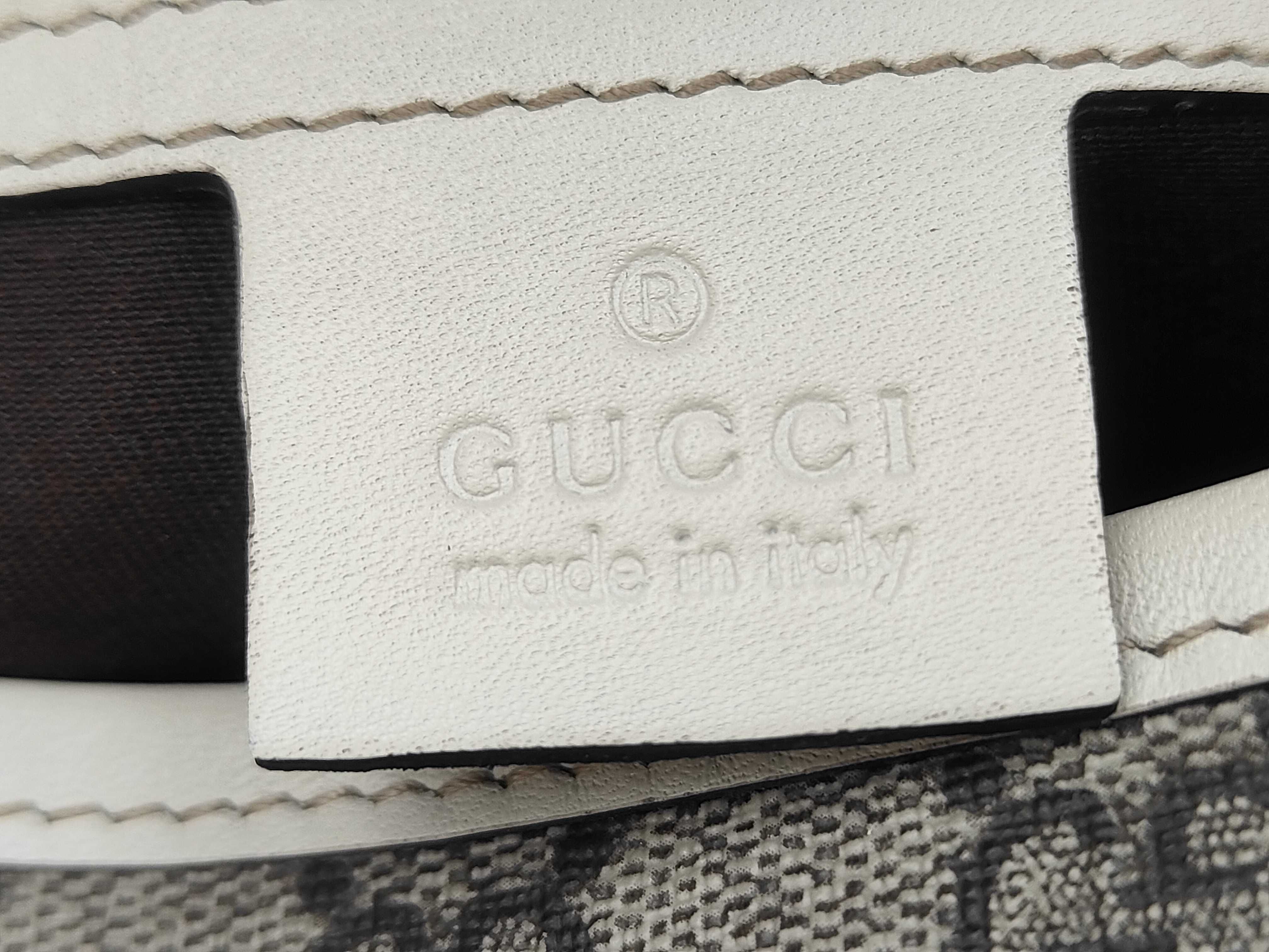 GG Supreme Shoulder Bag — view 11