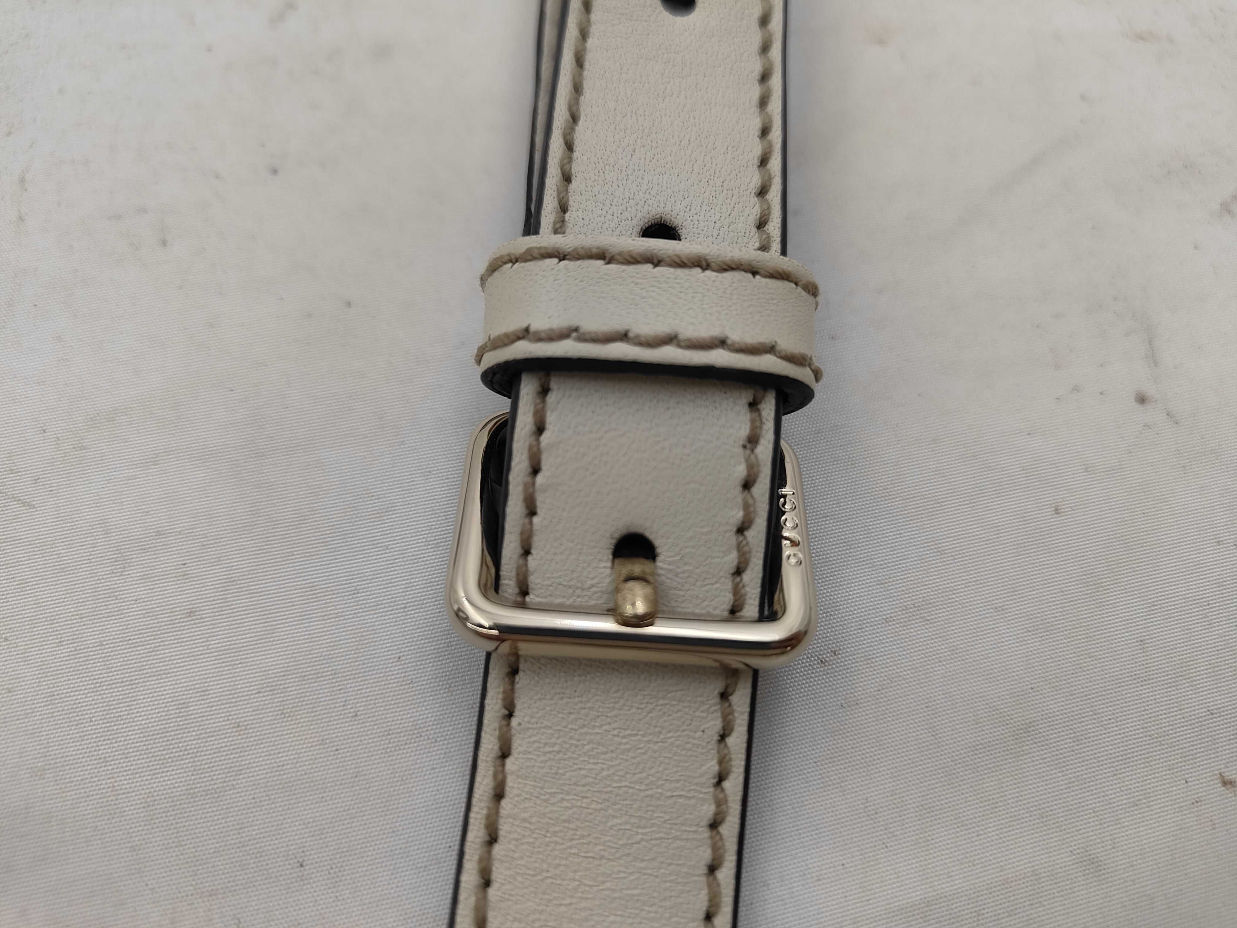 GG Supreme Shoulder Bag — view 4