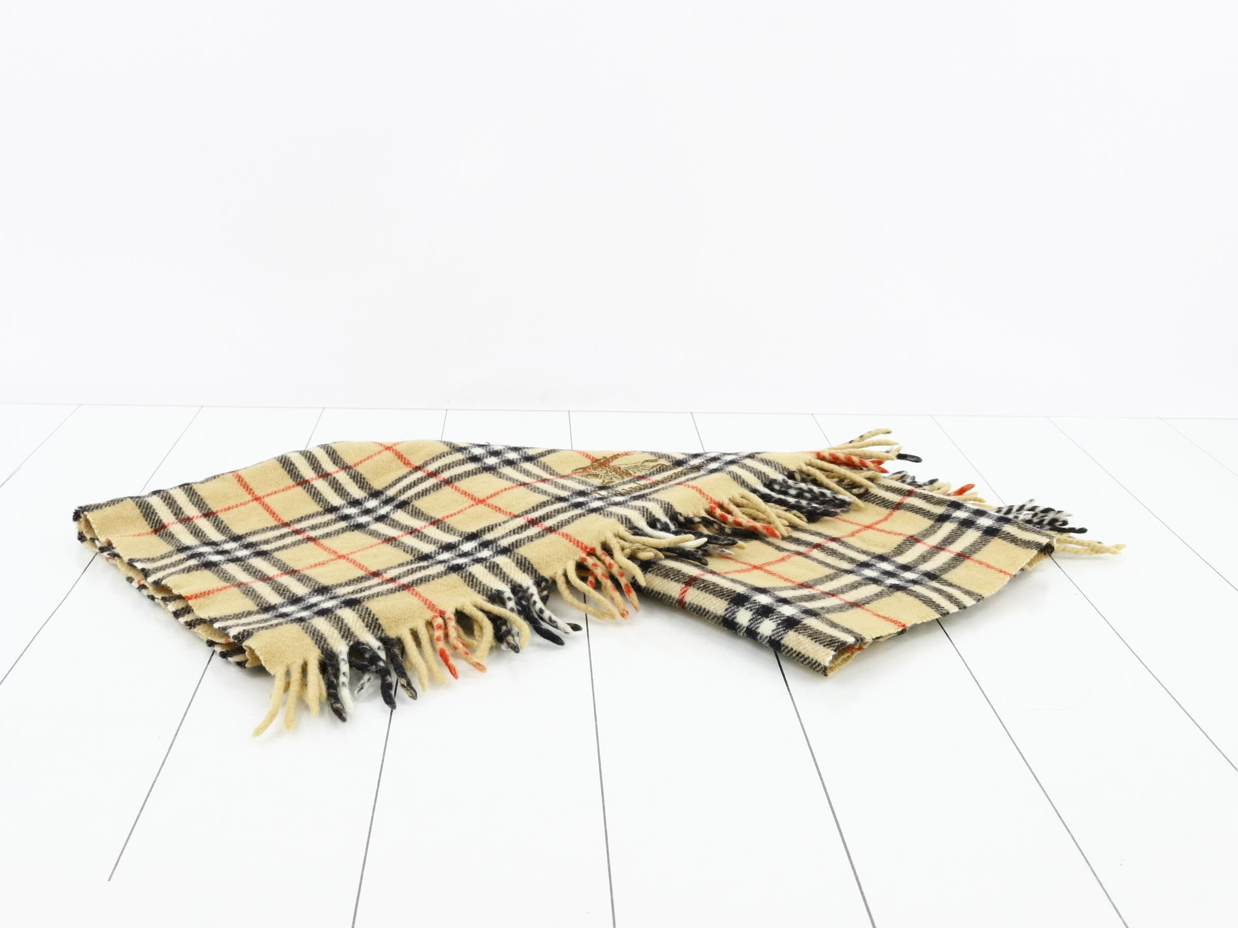 Nova Check lap blanket/shawl, beige — view 2