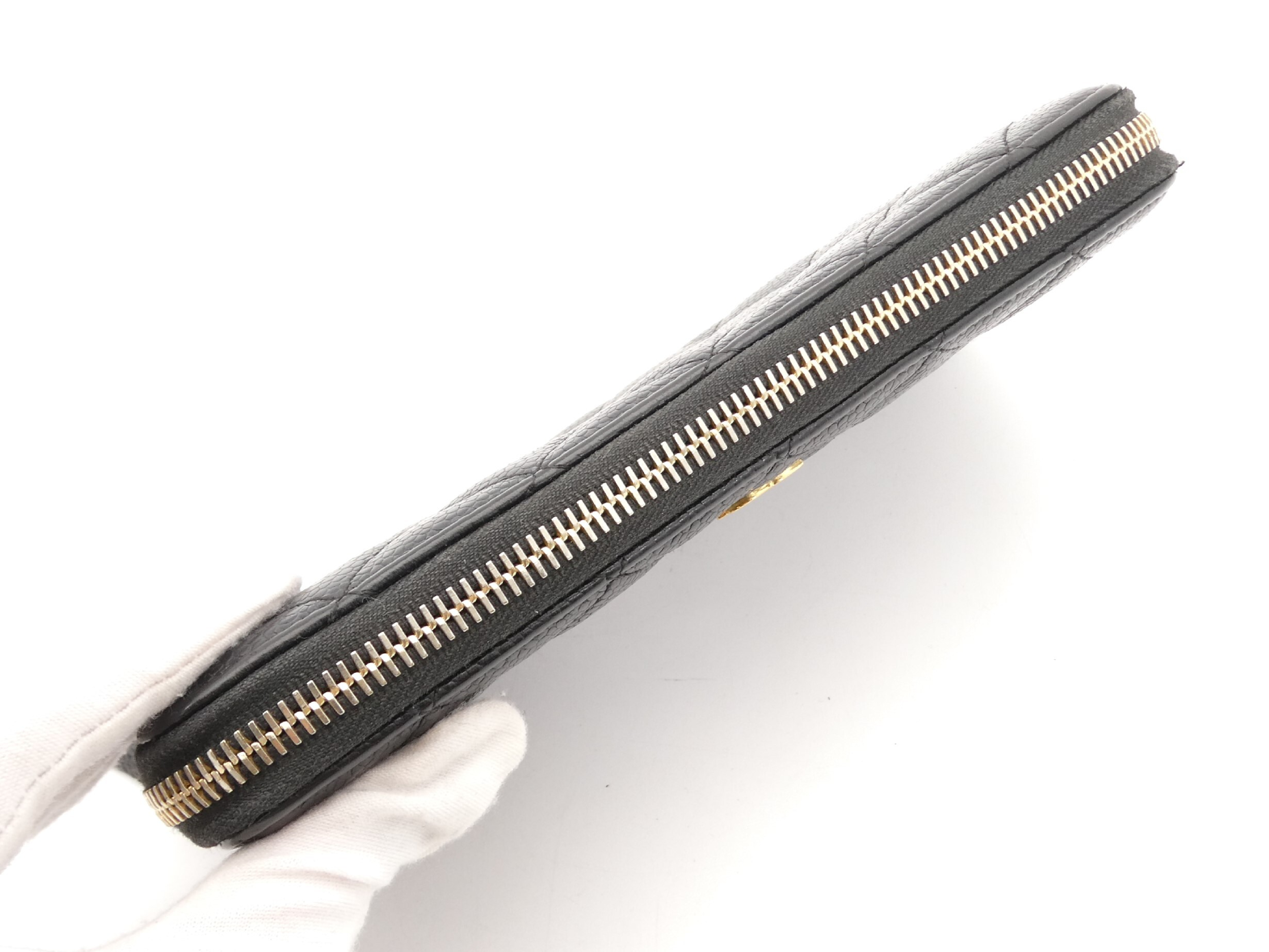 Matelassé Coco Mark Caviar Skin Round Zip Wallet — view 6