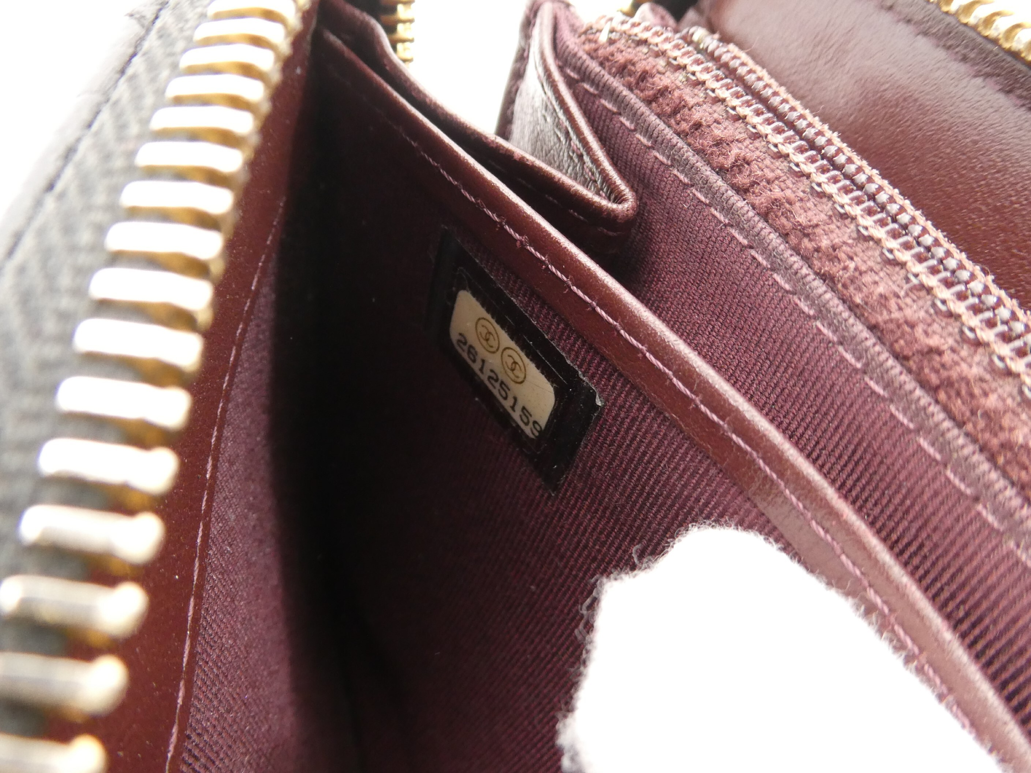 Matelassé Coco Mark Caviar Skin Round Zip Wallet — view 10
