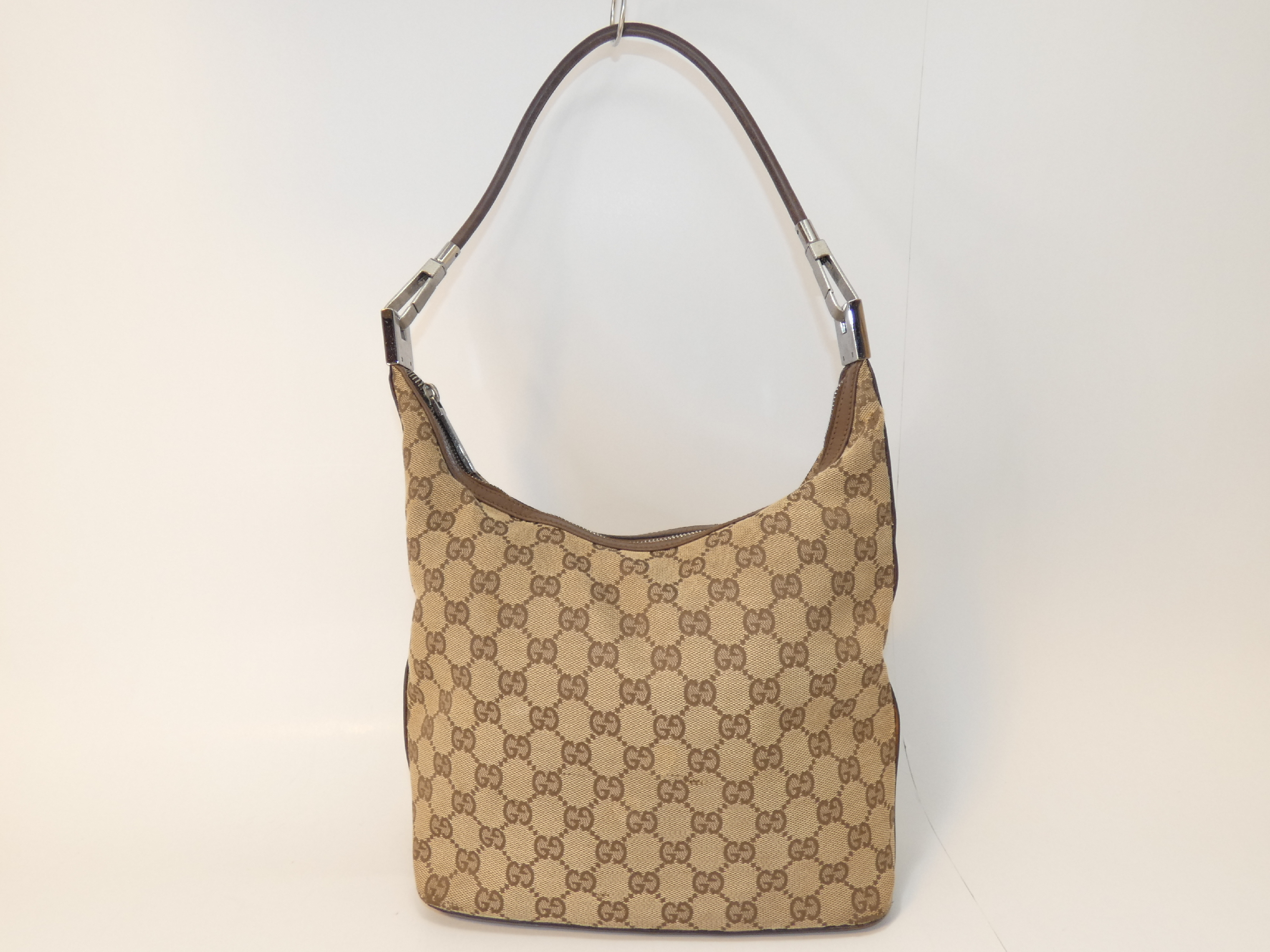 GG Canvas One-Handle One-Shoulder Bag — view 2