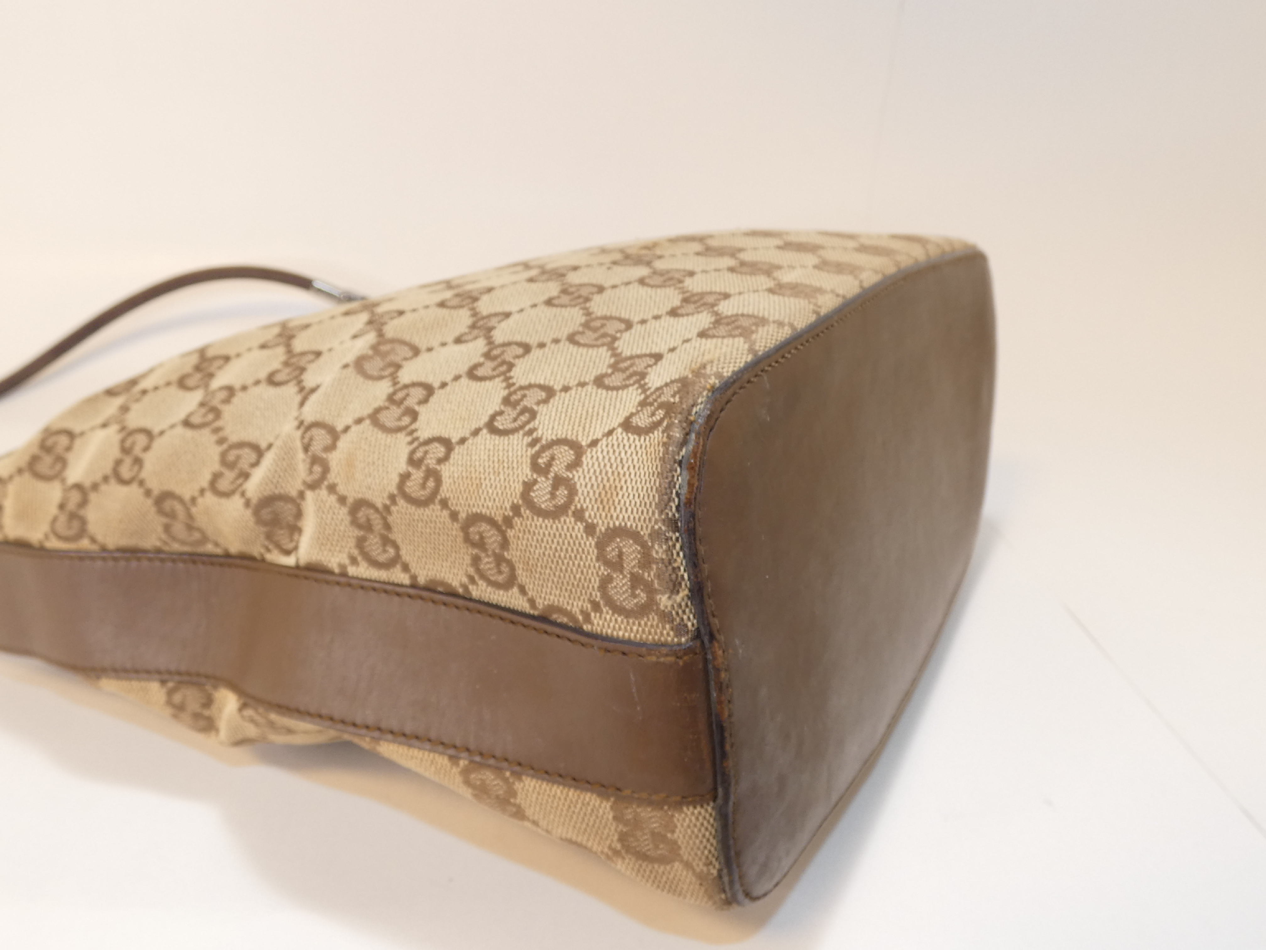GG Canvas One-Handle One-Shoulder Bag — view 5