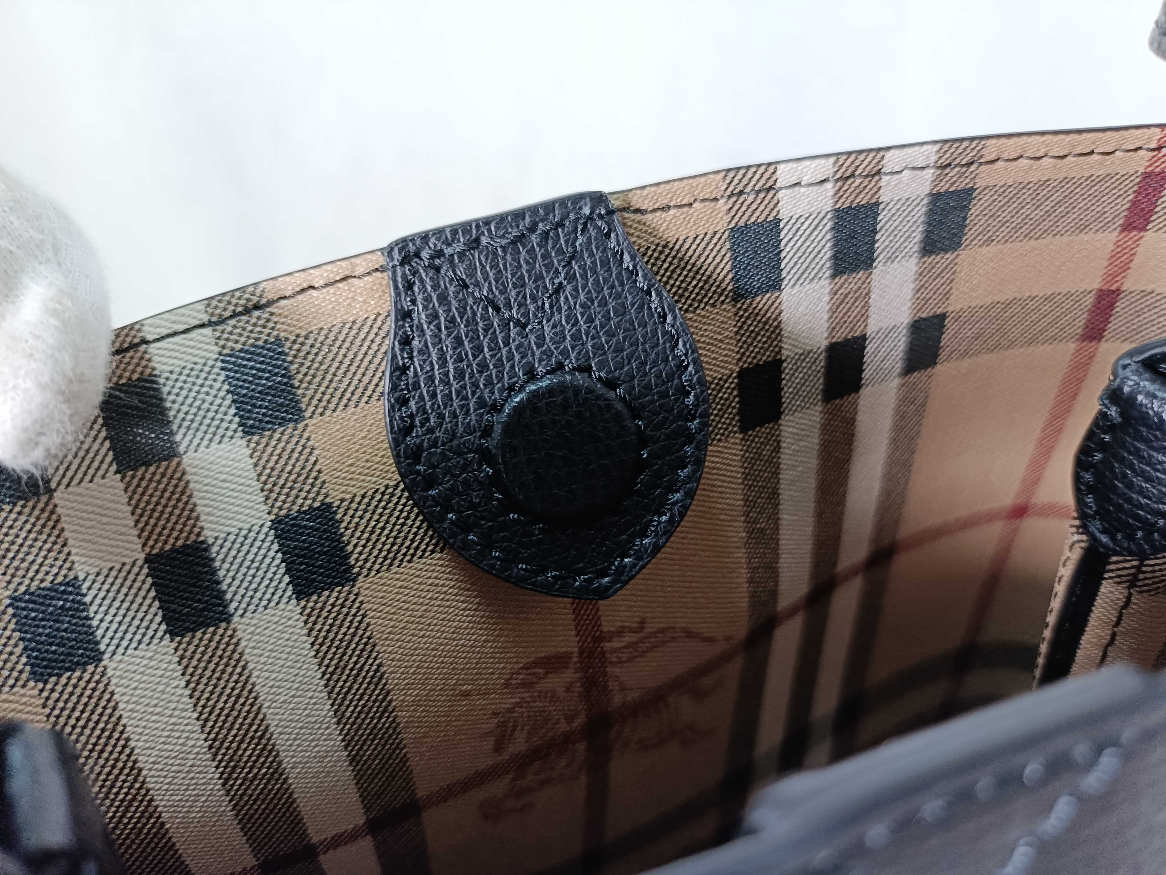 Bucket Tote Nova Check Shoulder Bag — view 11