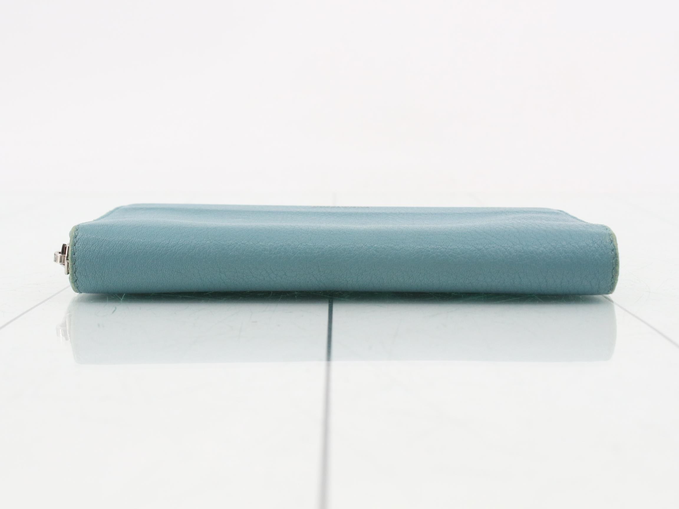 Other lines: Bags and Wallets — view 3
