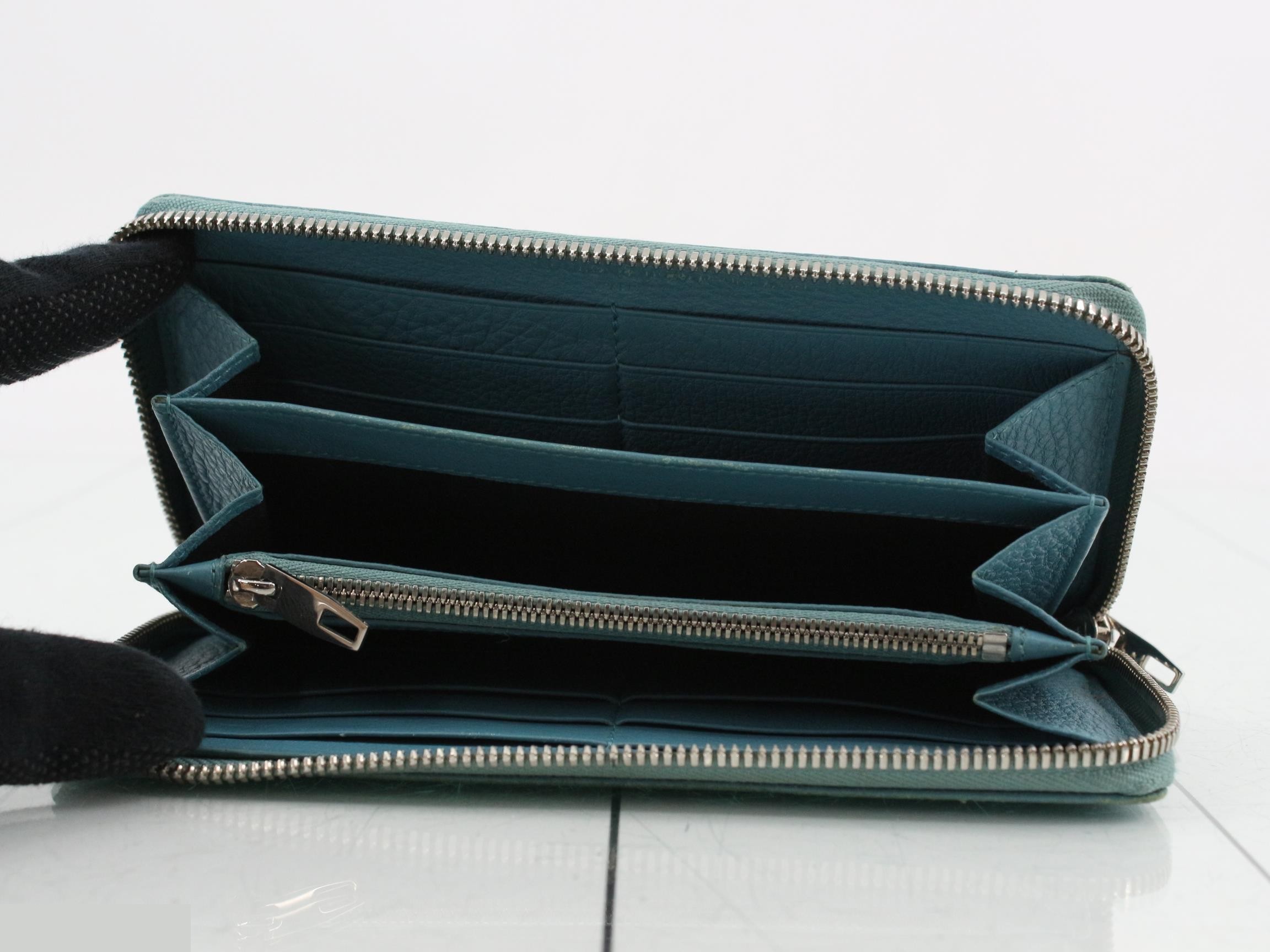 Other lines: Bags and Wallets — view 4