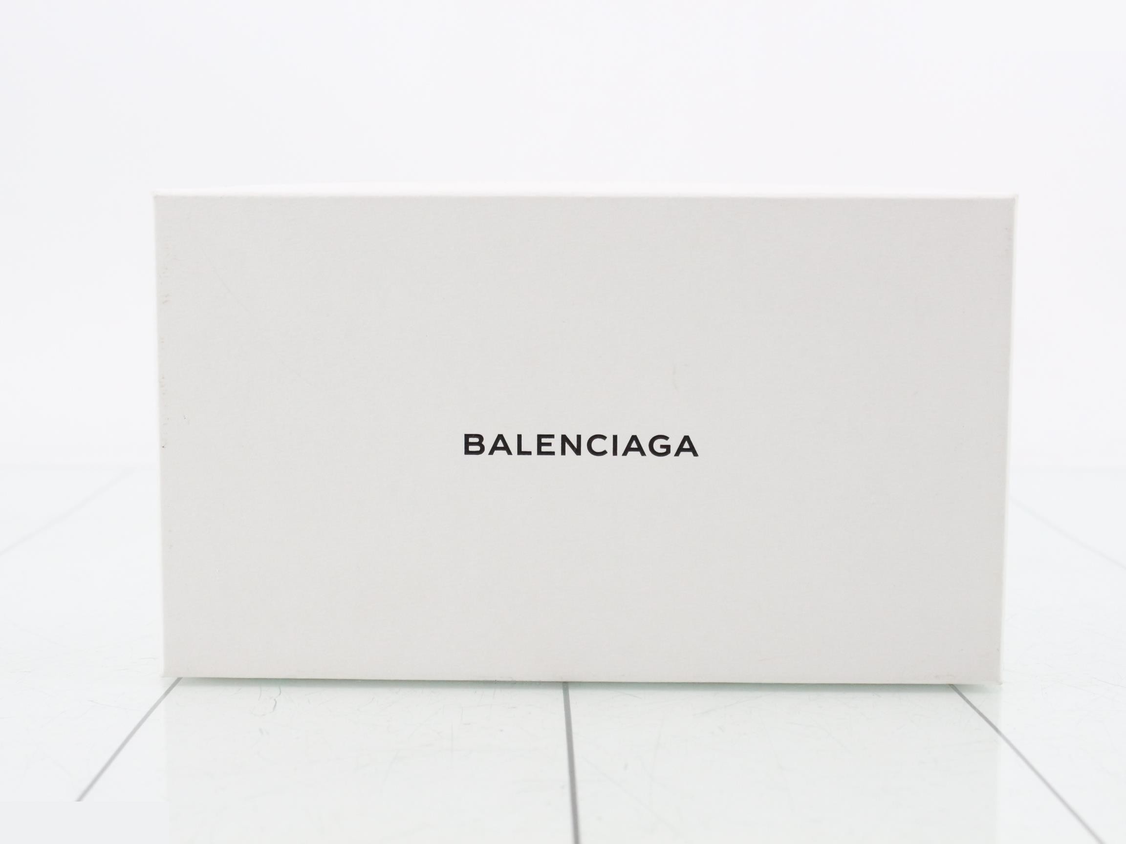Other lines: Bags and Wallets — view 5