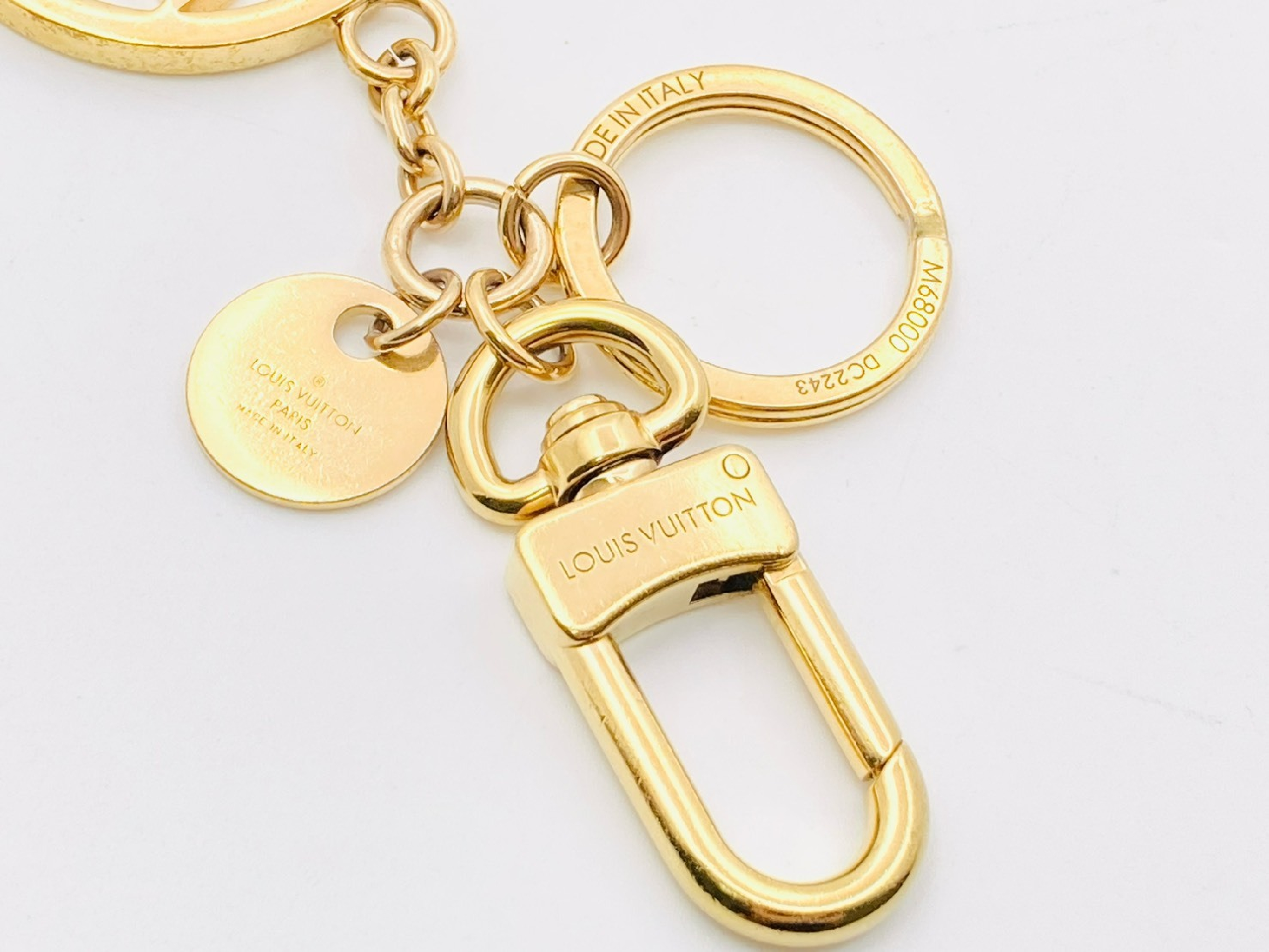 M68000 Portefeuille LV Circle Charm Keyring Gold DC2243 Key Case — view 3