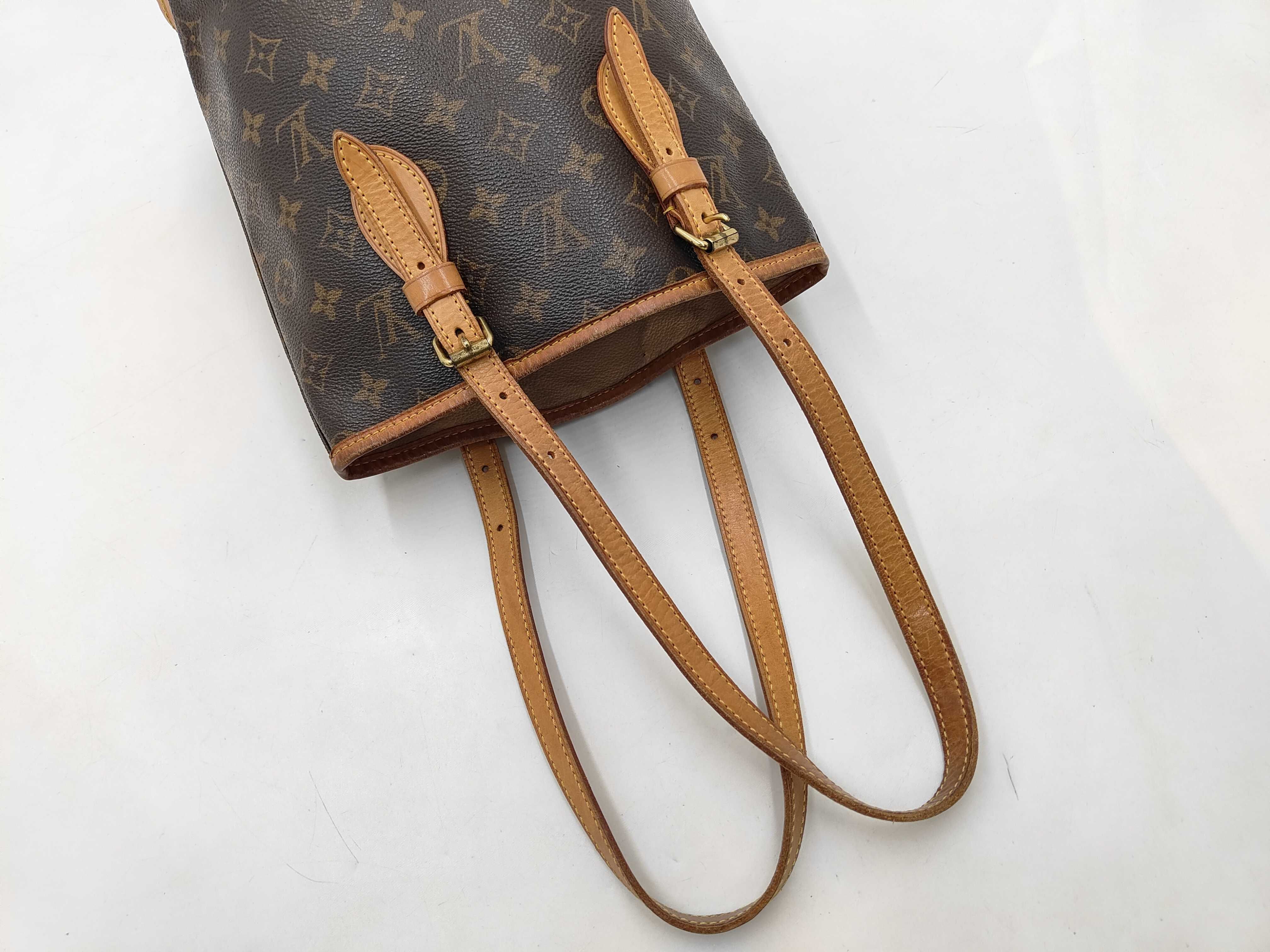 Monogram Bucket PM FL0091 Shoulder Bag — view 3