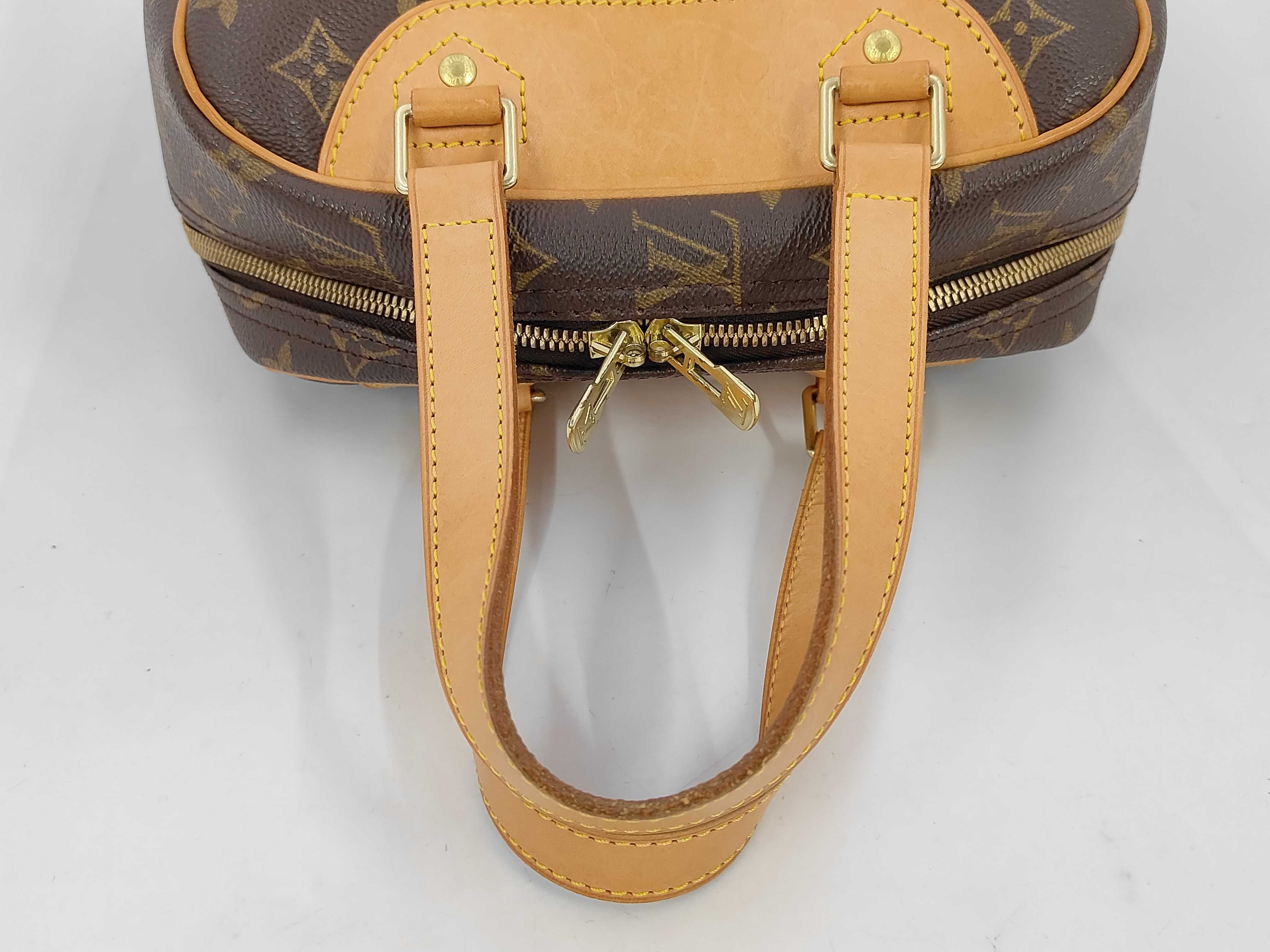 Monogram Louis Vuitton M41450 Excursion Shoe Case Shoe Bag Handbag Monogram Brown Handbag — view 5
