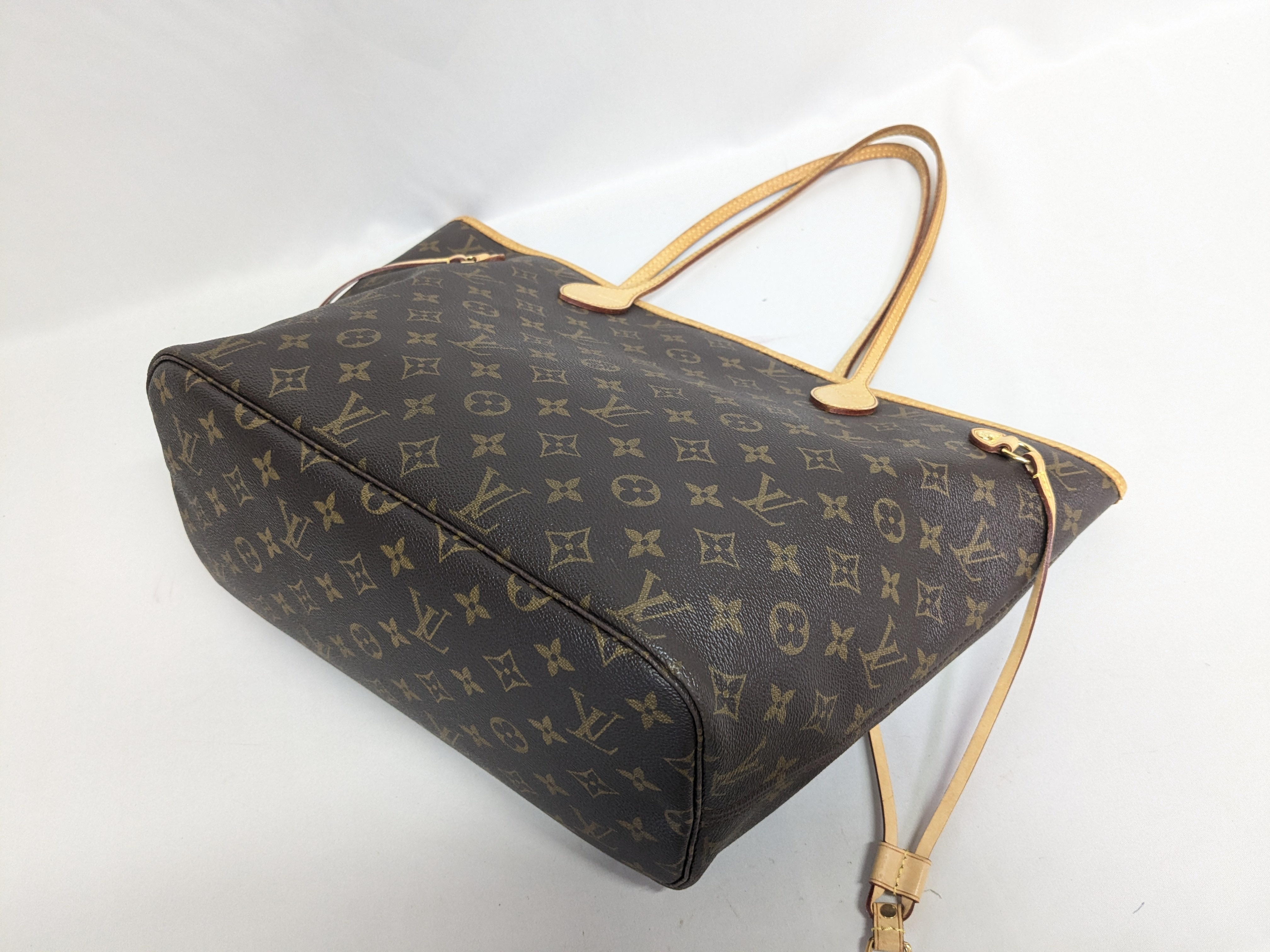 LV Monogram Neverfull MM Tote Bag — view 4