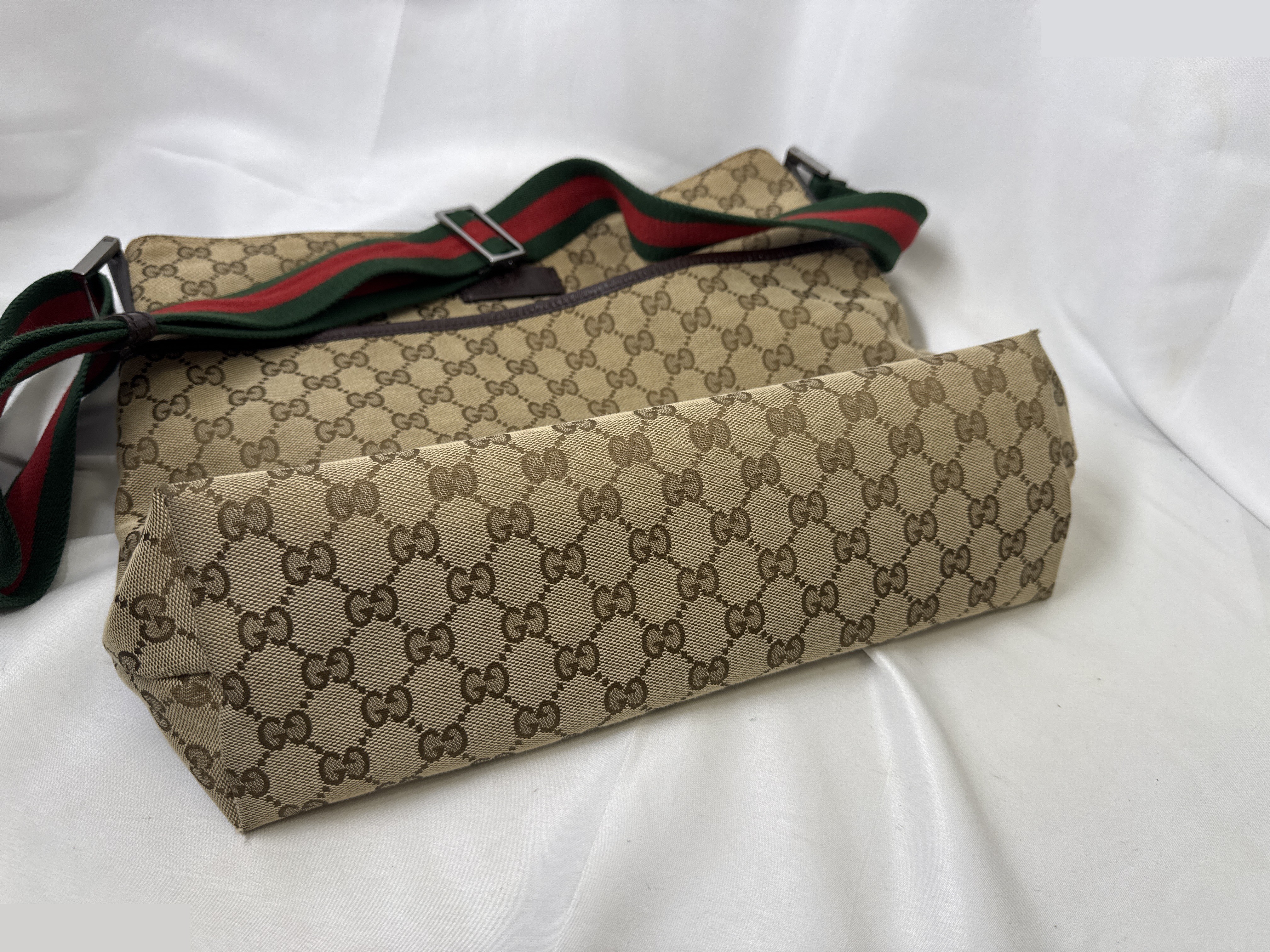 GG Canvas Sherry Line Shoulder Bag — view 3