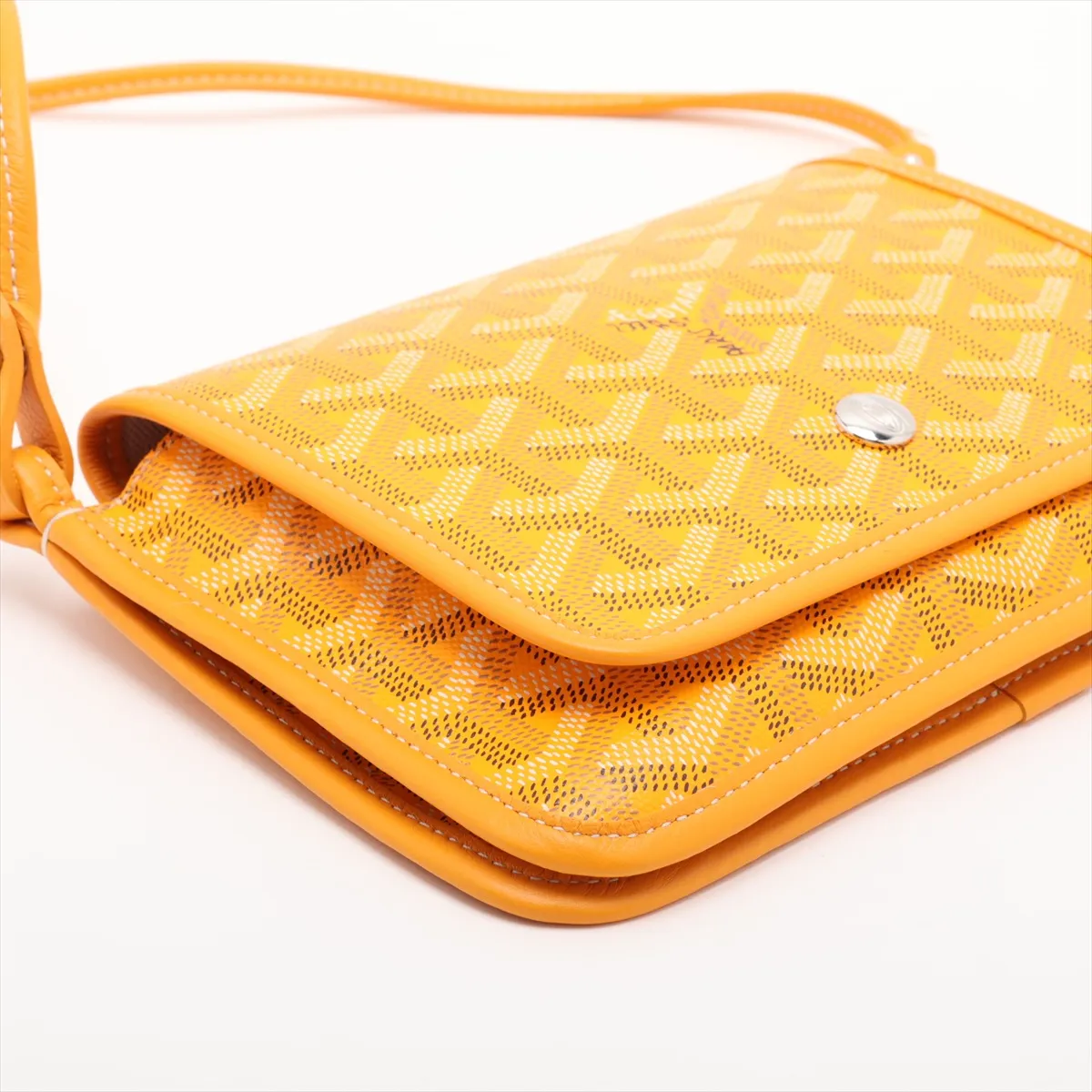 Plume Pouch Wallet PVC x Leather Shoulder Bag Yellow — view 4