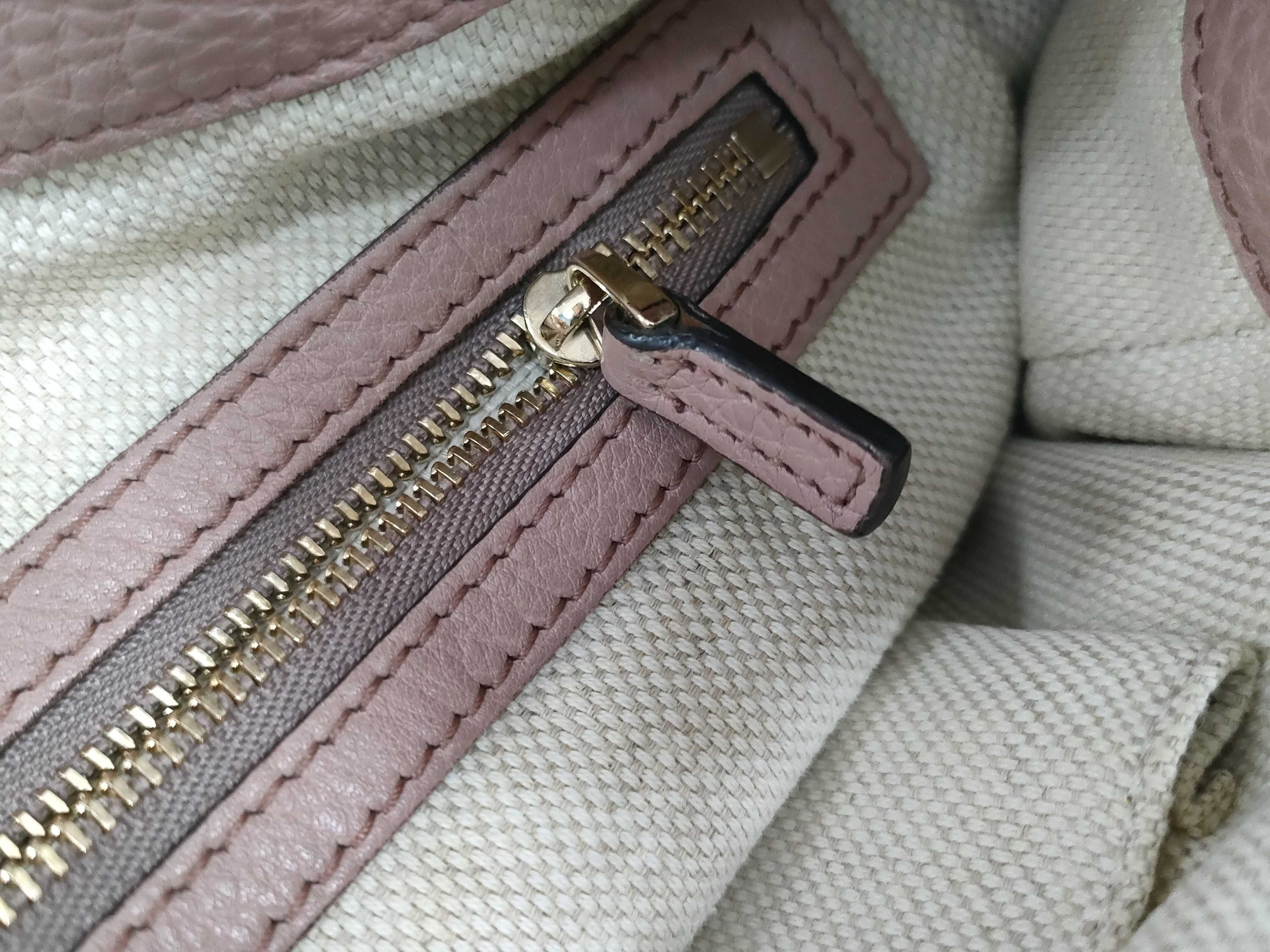 Soho Interlocking G Chain Tote Bag — view 12